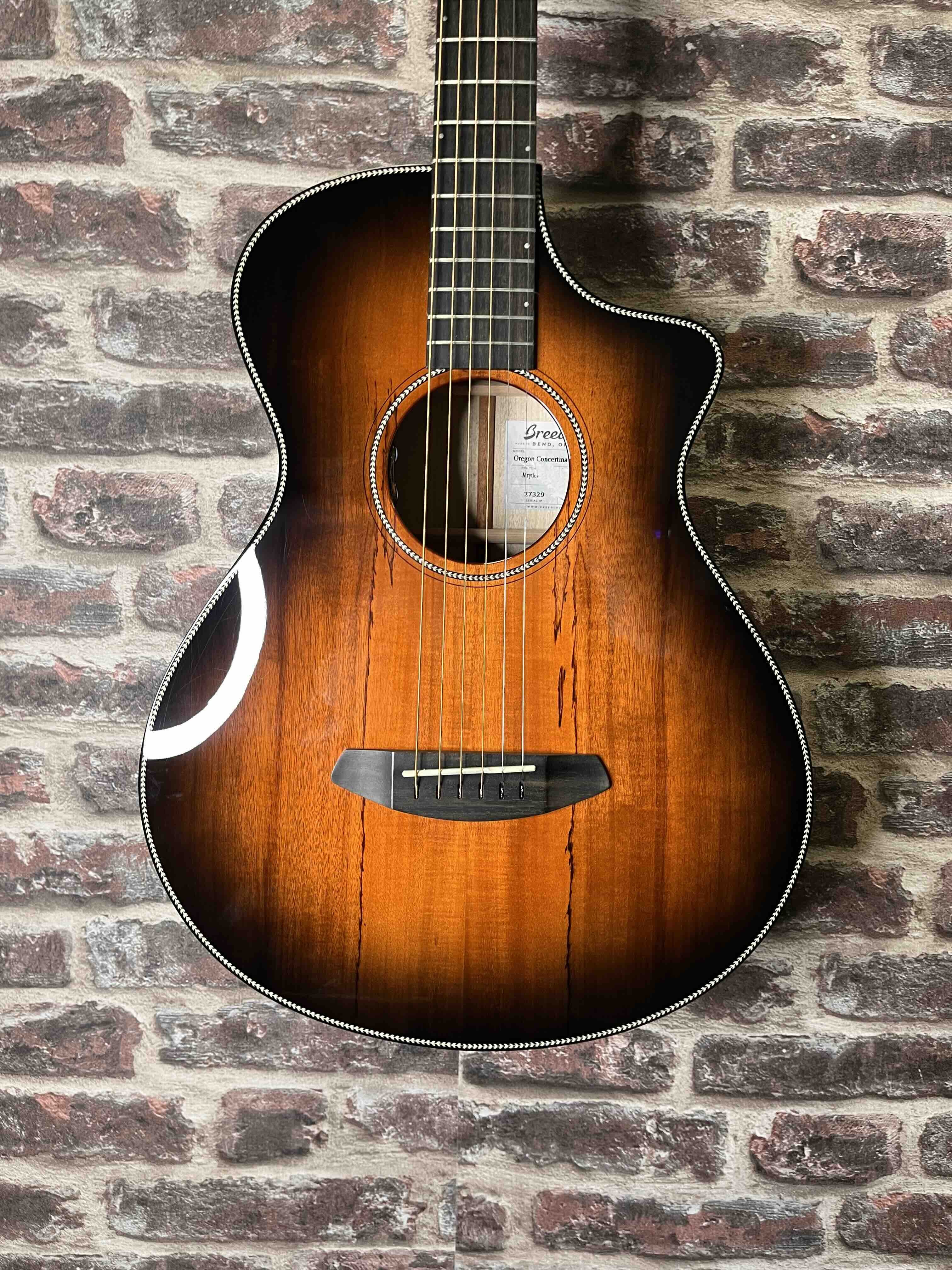 Breedlove Oregon Concertina CE Finition Bourbon Burst