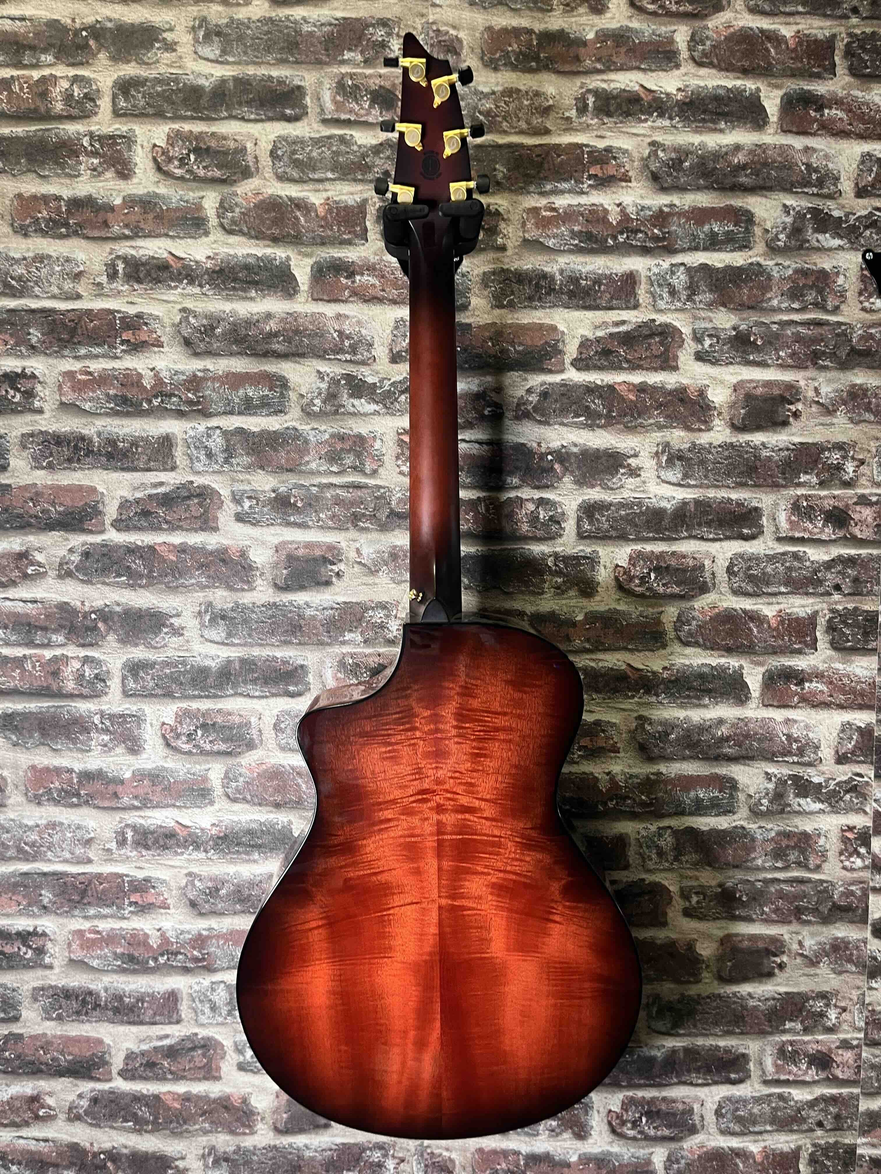 Breedlove Oregon Concert Sunset Burst