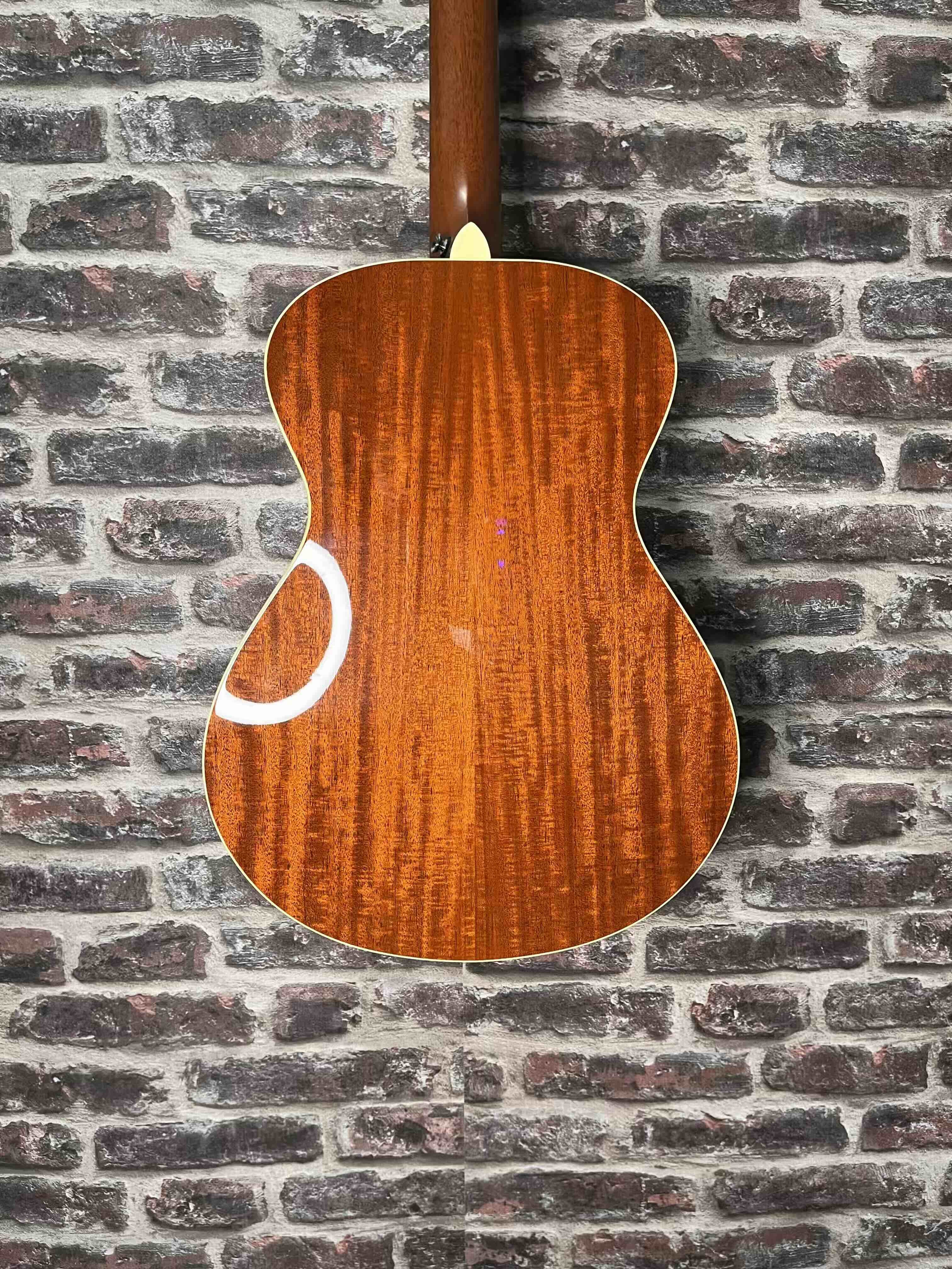 Breedlove Concertina Frontier LR BAGGS