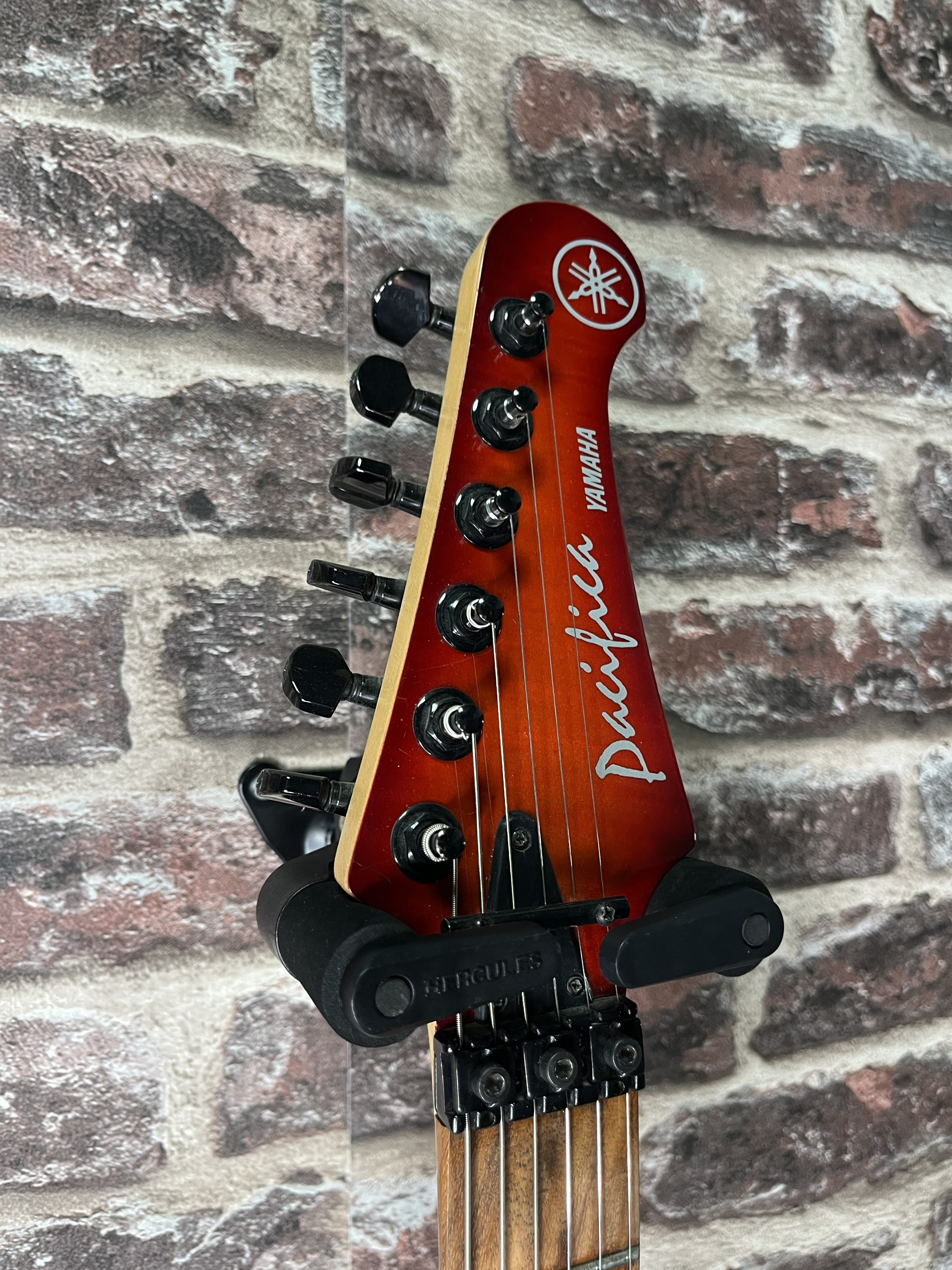 Yamaha PAC 821D Cherry Red Burst OCCASION