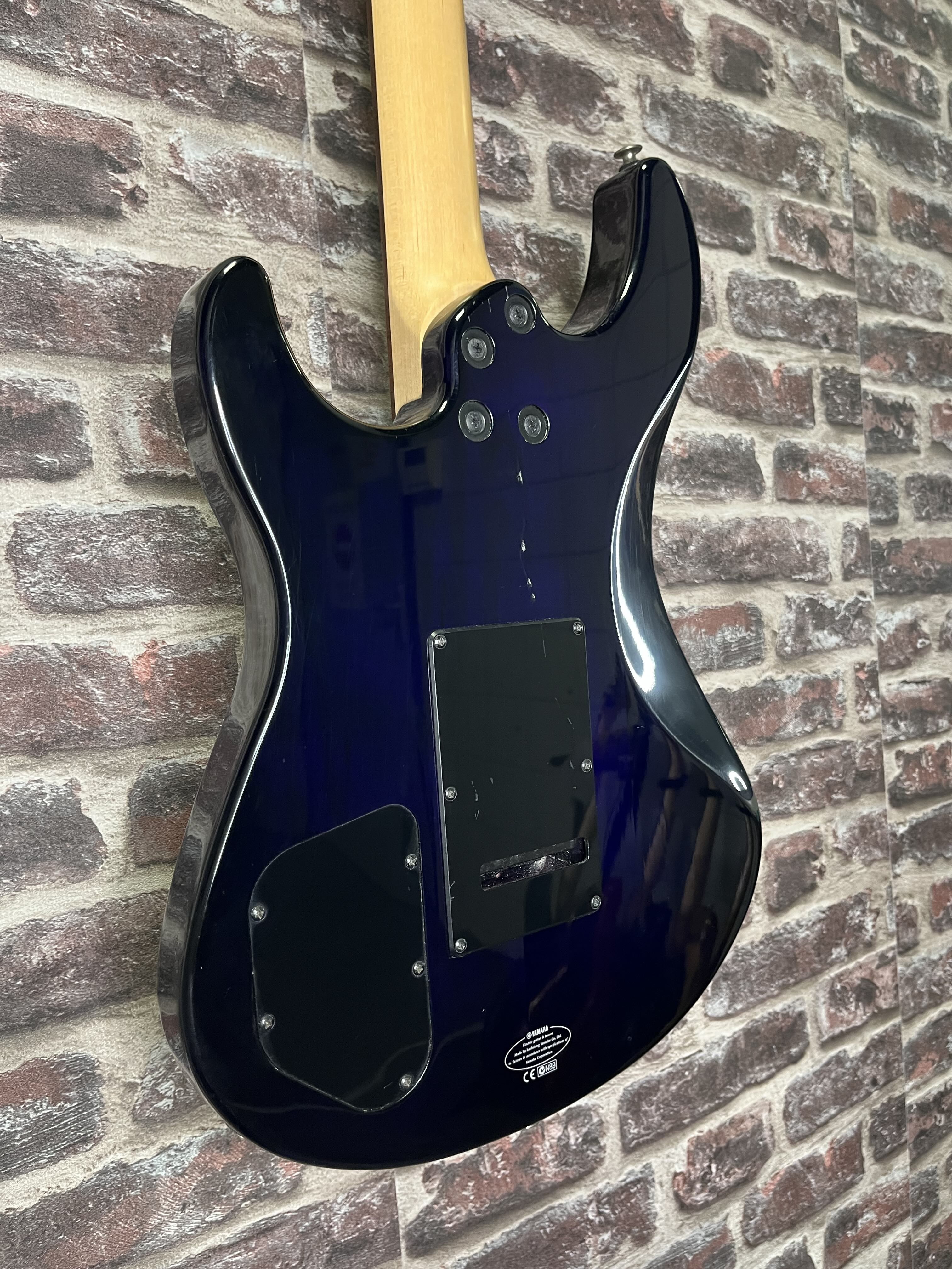 Yamaha RGX 620 Z Deep Blue Burst OCCASION