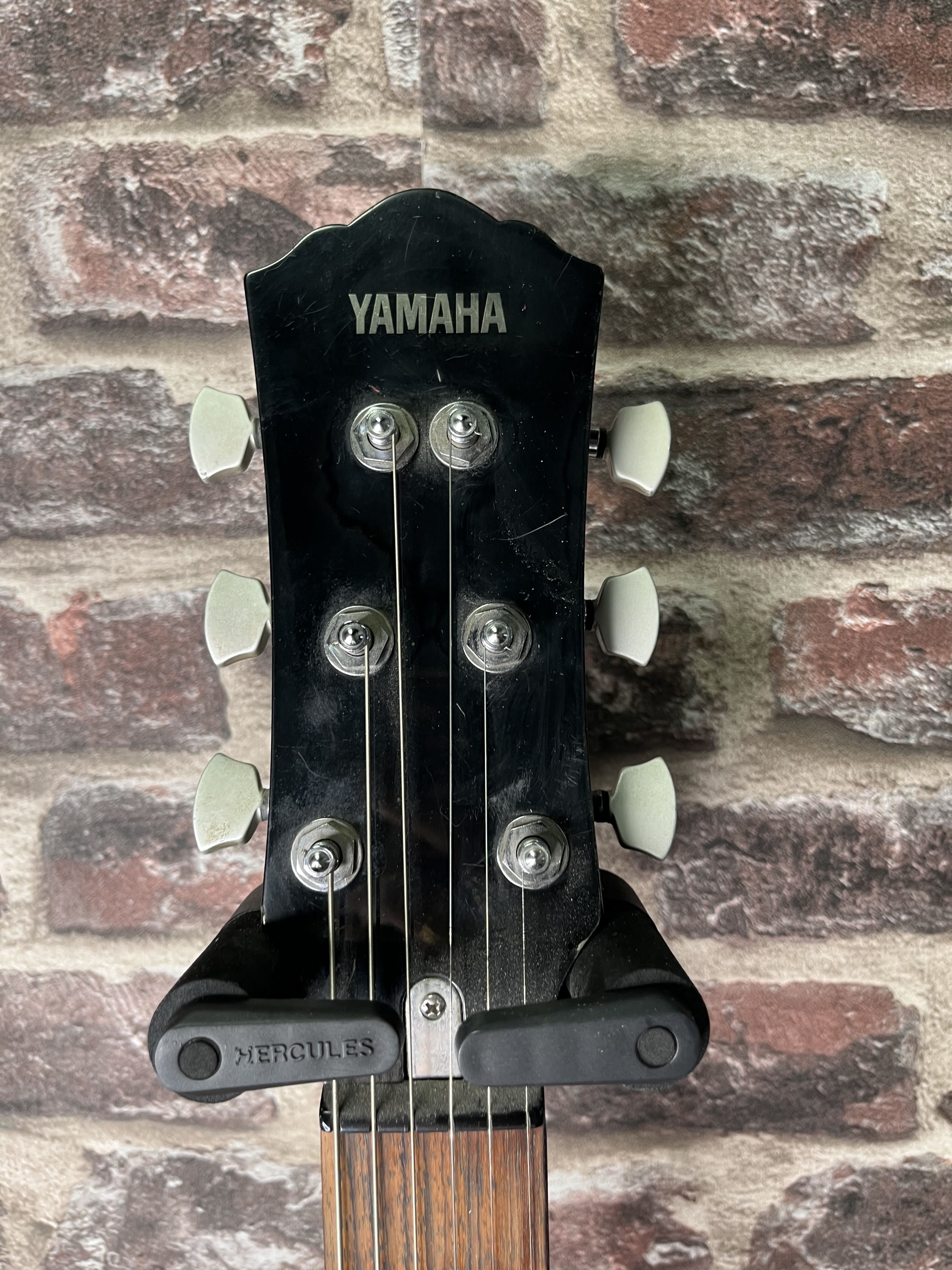 Yamaha AES‑820 Light Brown Metallic OCCASION