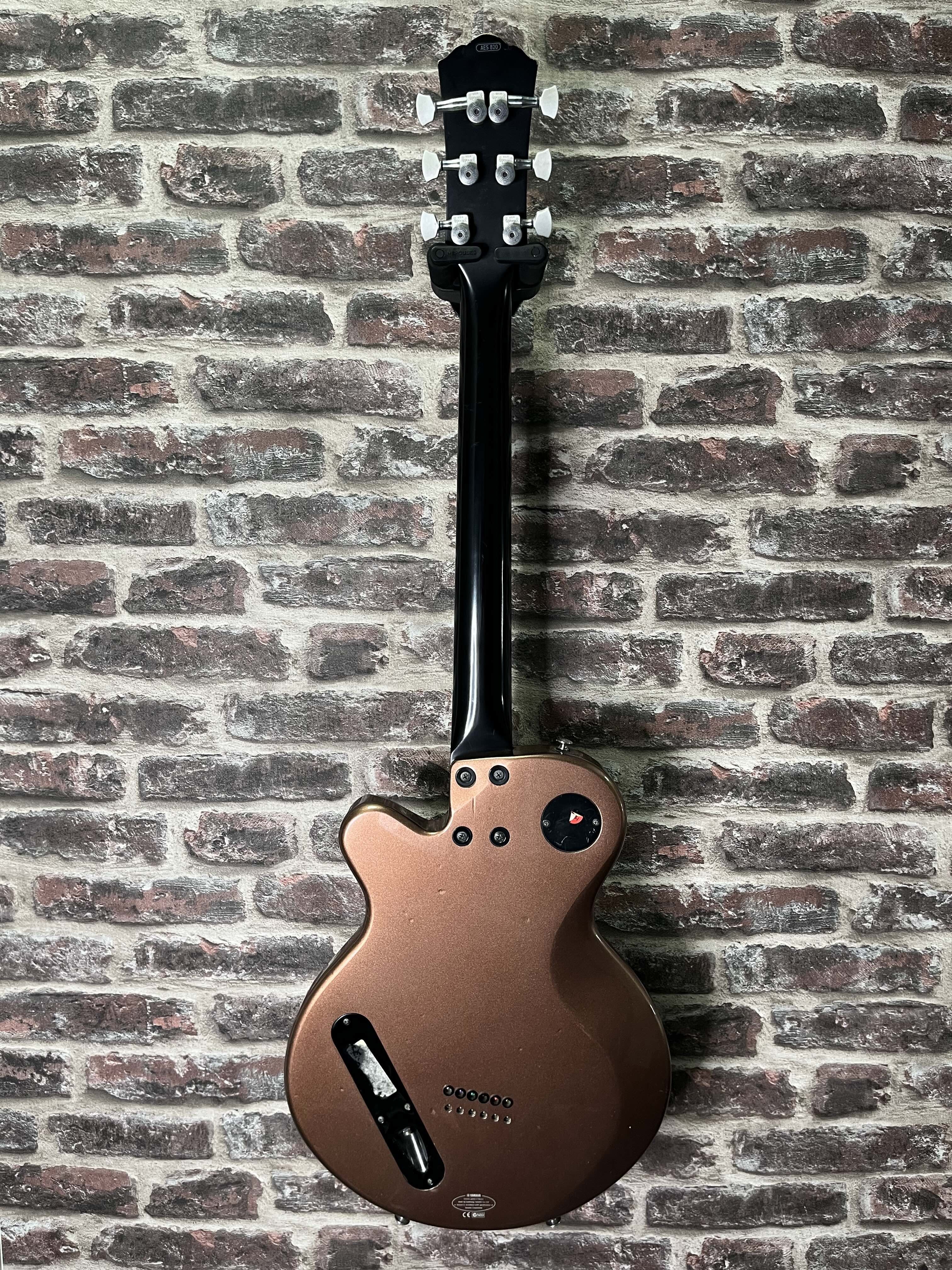 Yamaha AES‑820 Light Brown Metallic OCCASION