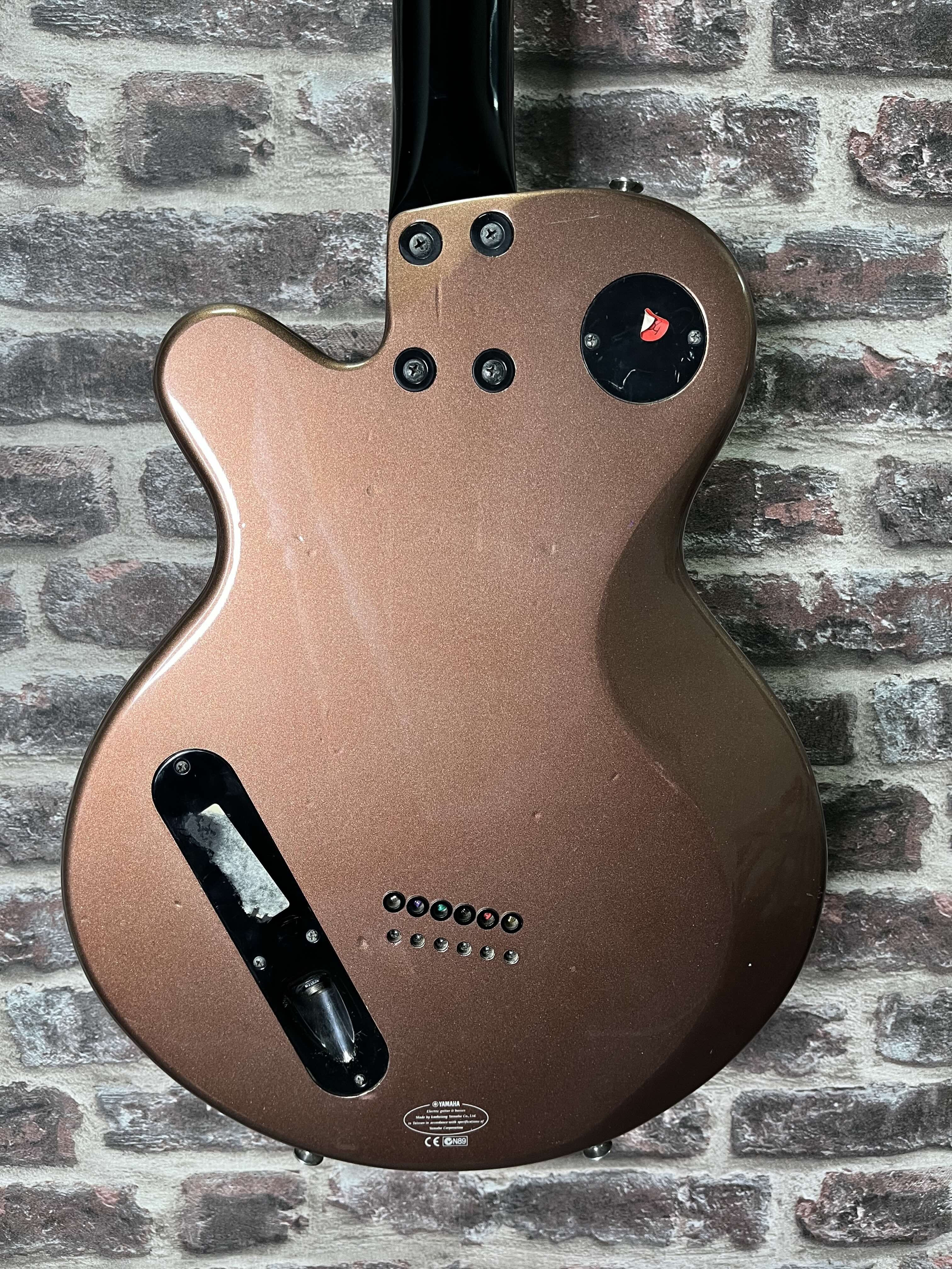 Yamaha AES‑820 Light Brown Metallic OCCASION