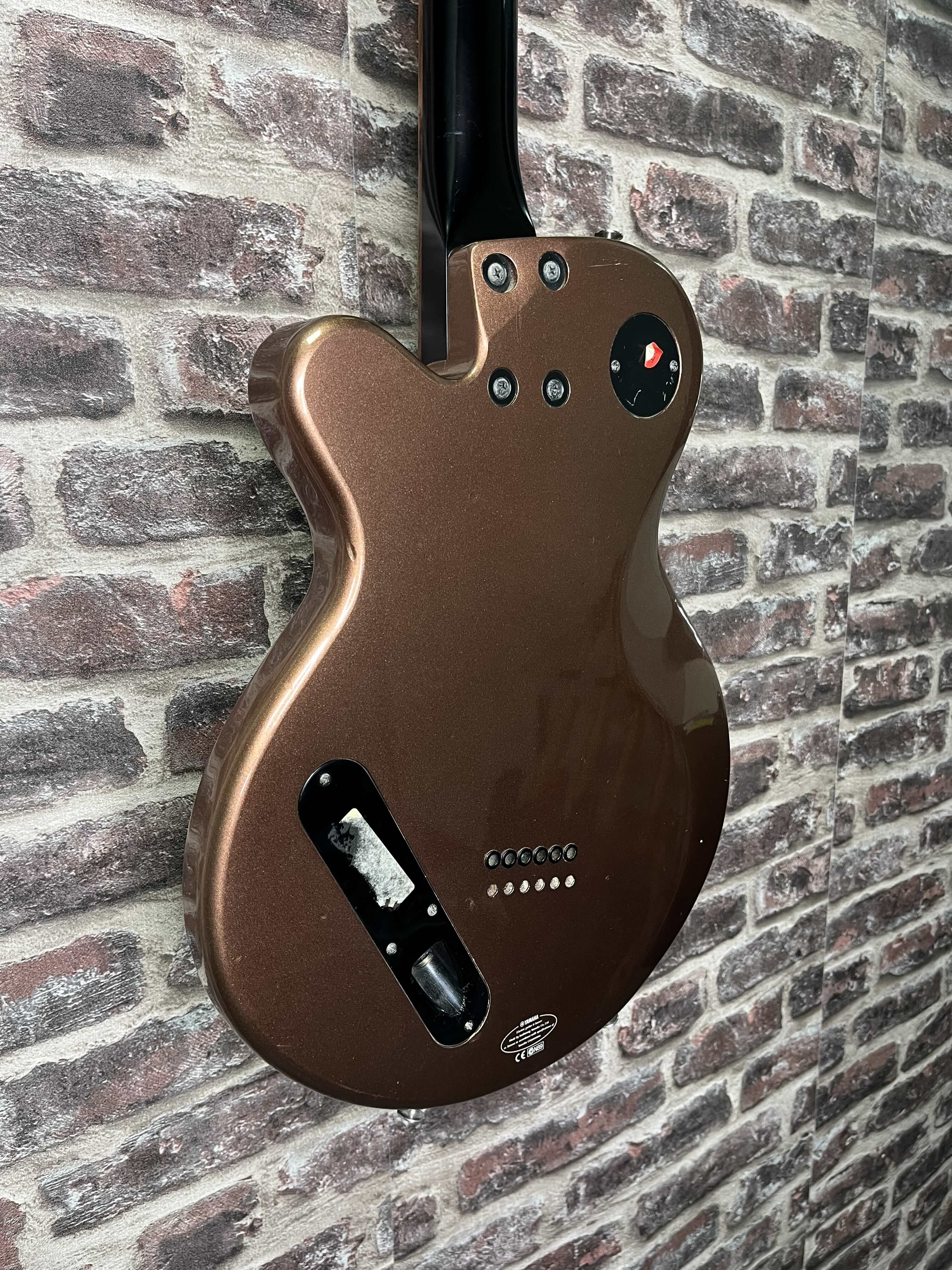 Yamaha AES‑820 Light Brown Metallic OCCASION