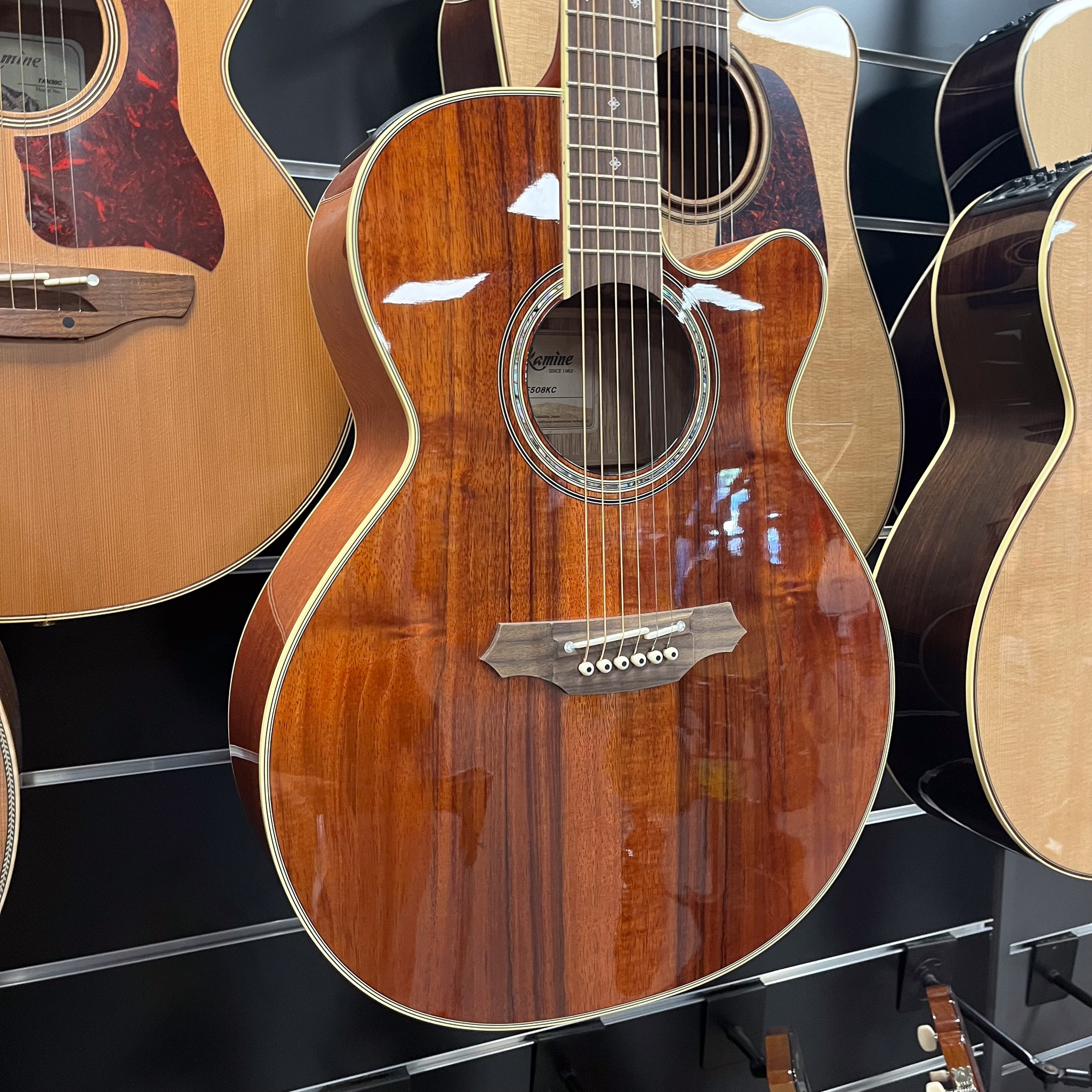 Takamine EF508KC NEX acoustique‑électrique
