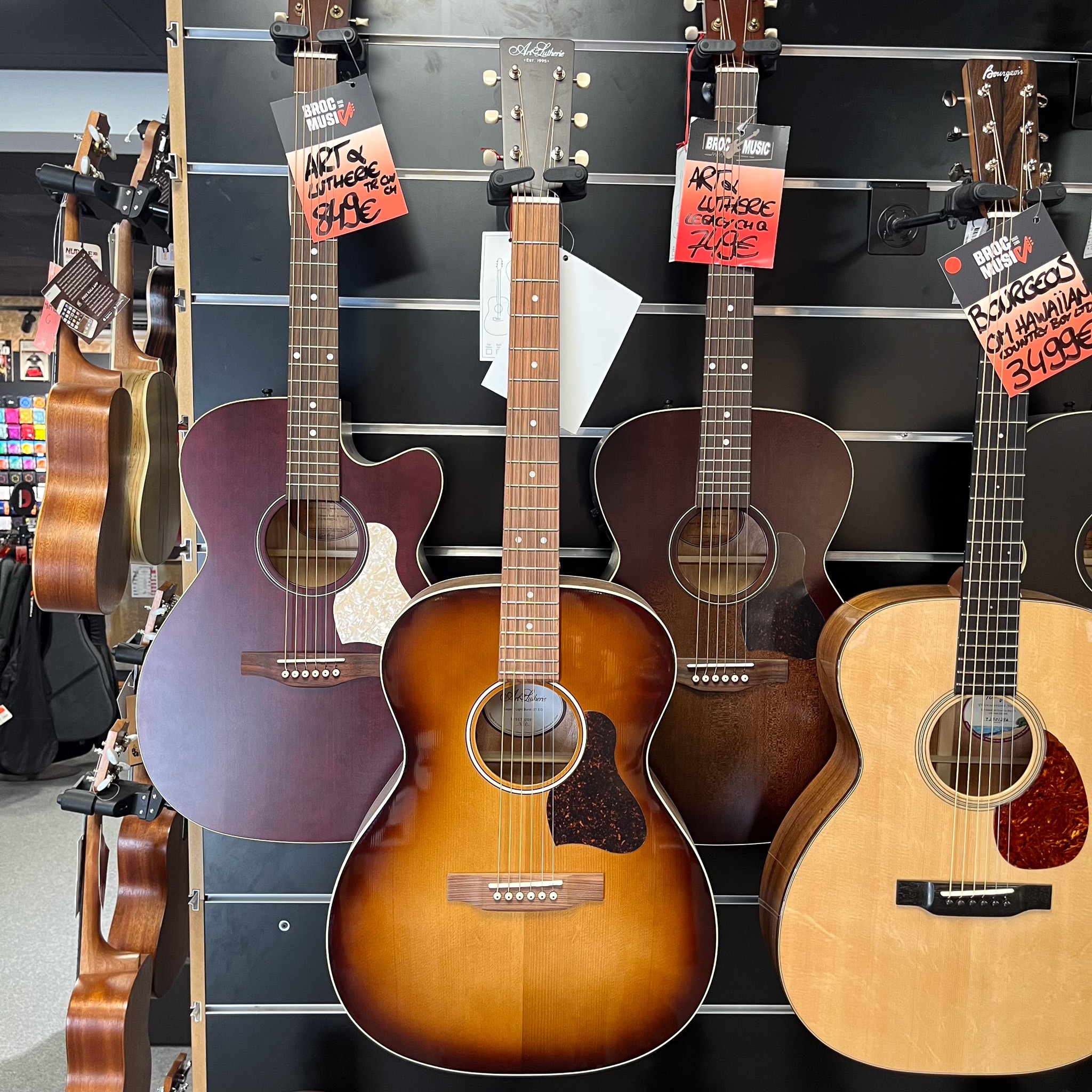 Art & Lutherie Americana Light Burst GT EQ