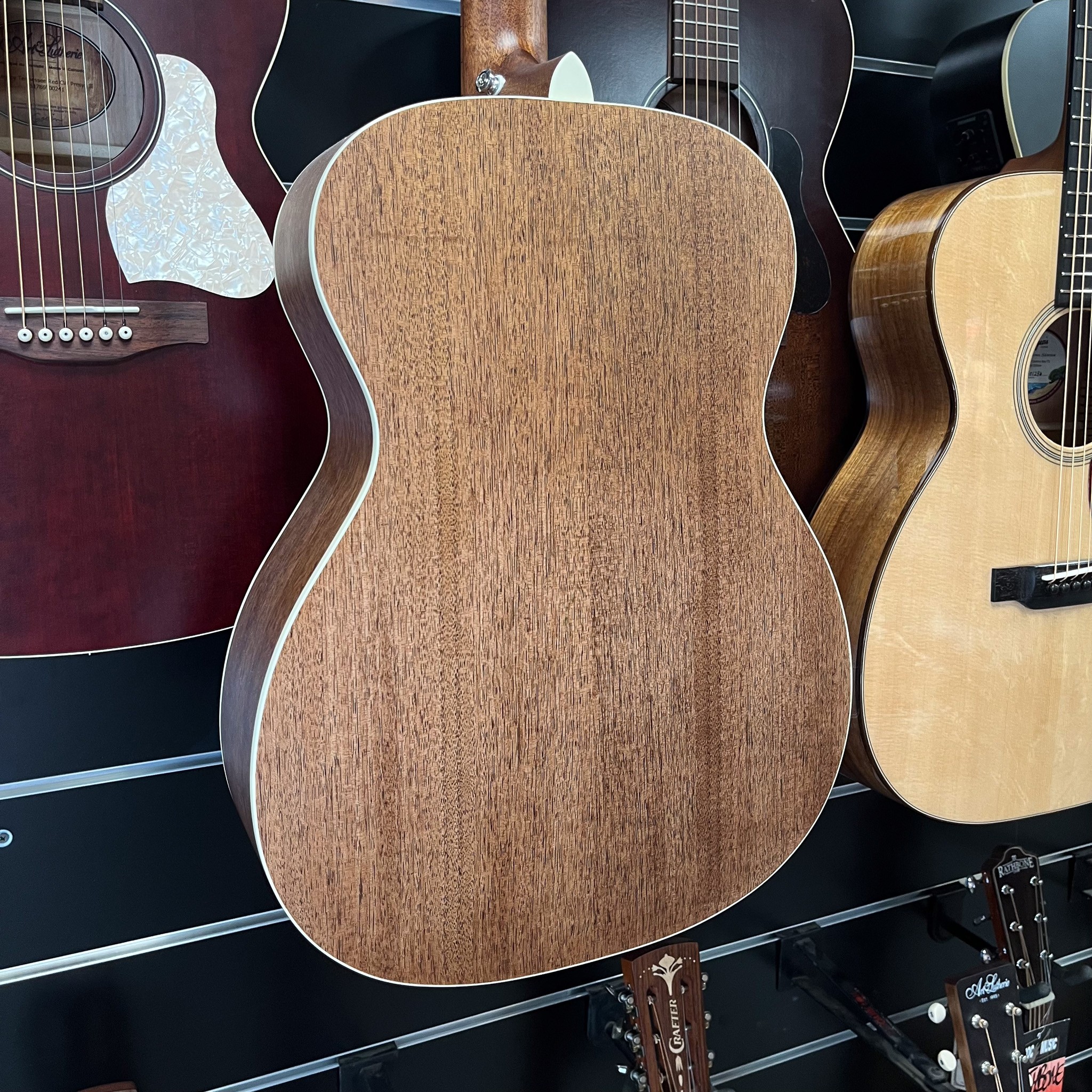 Art & Lutherie Americana Light Burst GT EQ