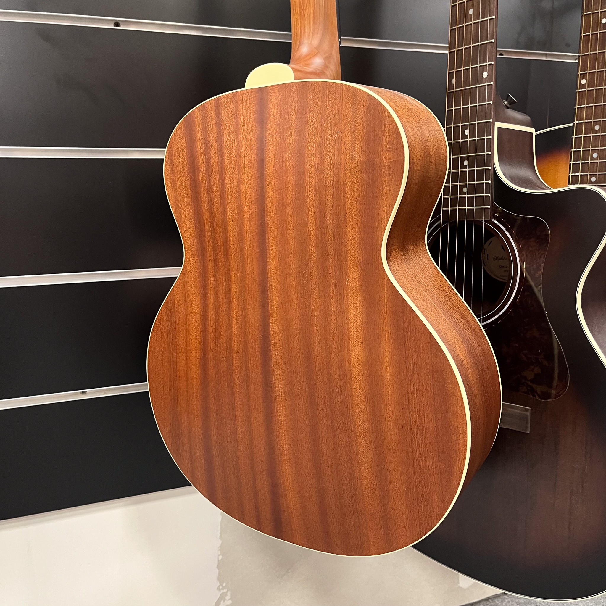 Guild Jumbo Junior Mahogany