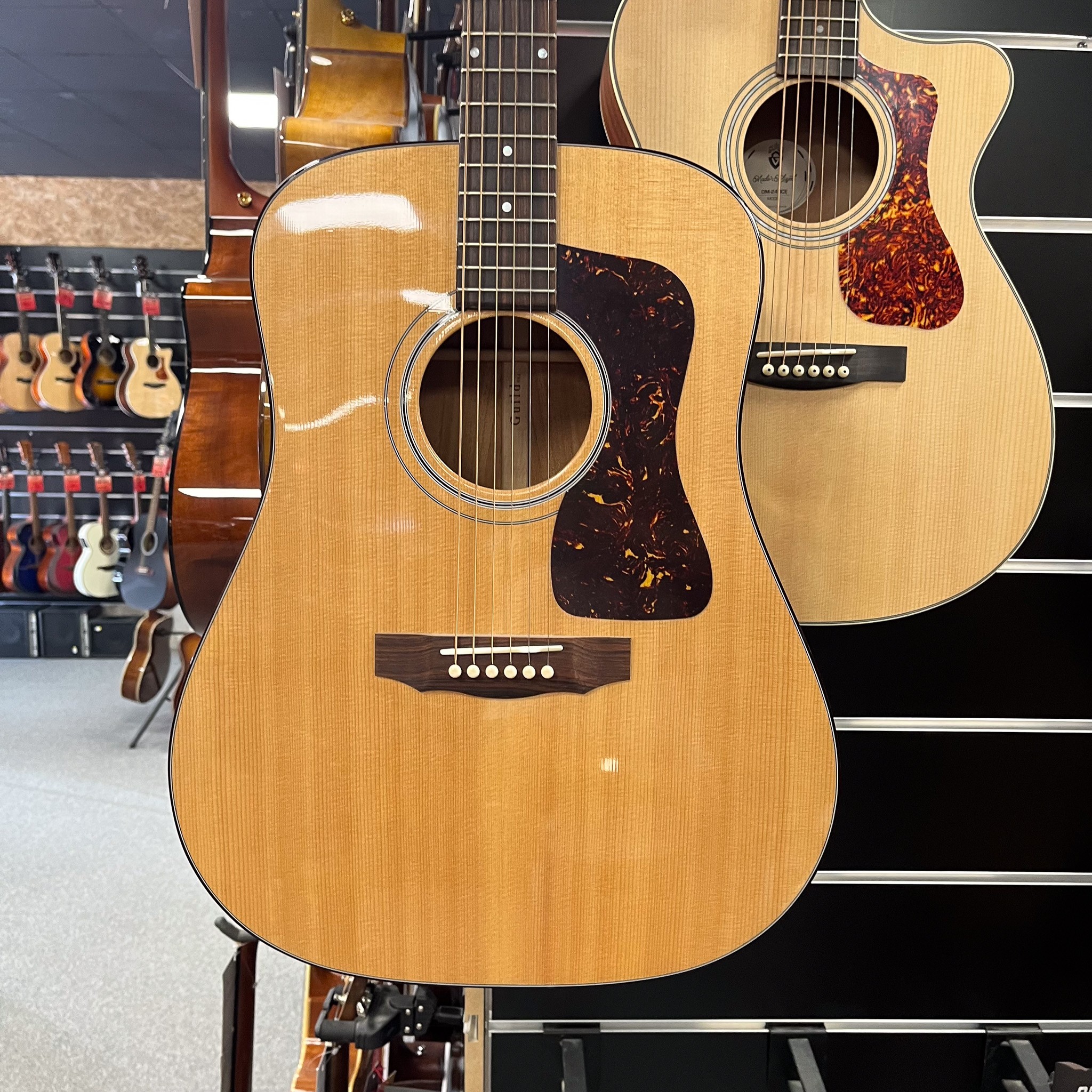 Guild D‑40 Traditional