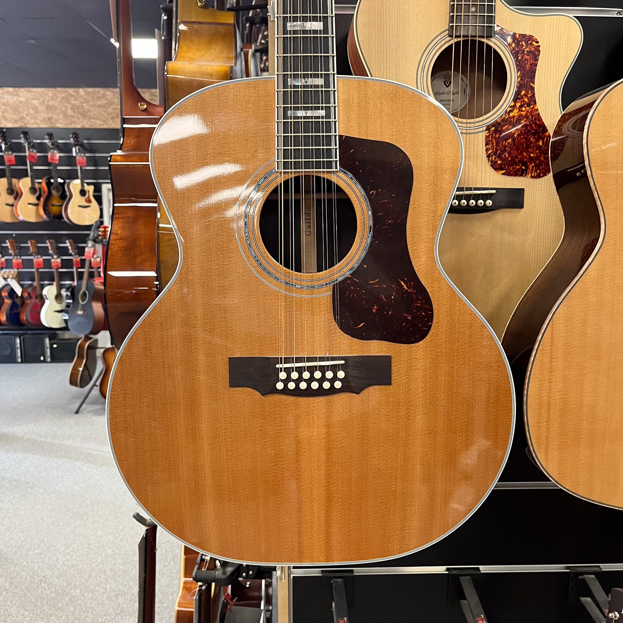 Guild F‑512 Rosewood