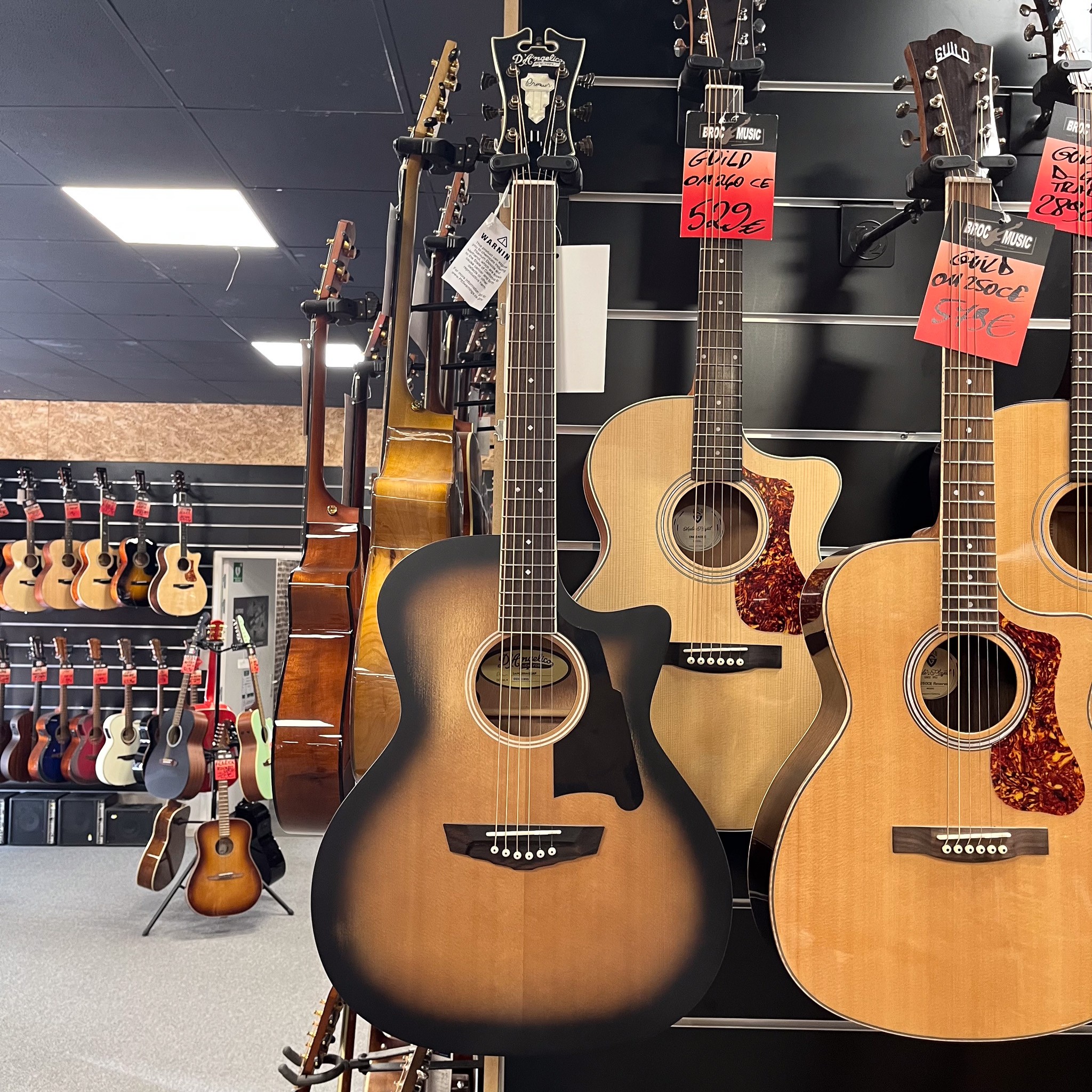 D’Angelico Premier Gramercy Aged Burst