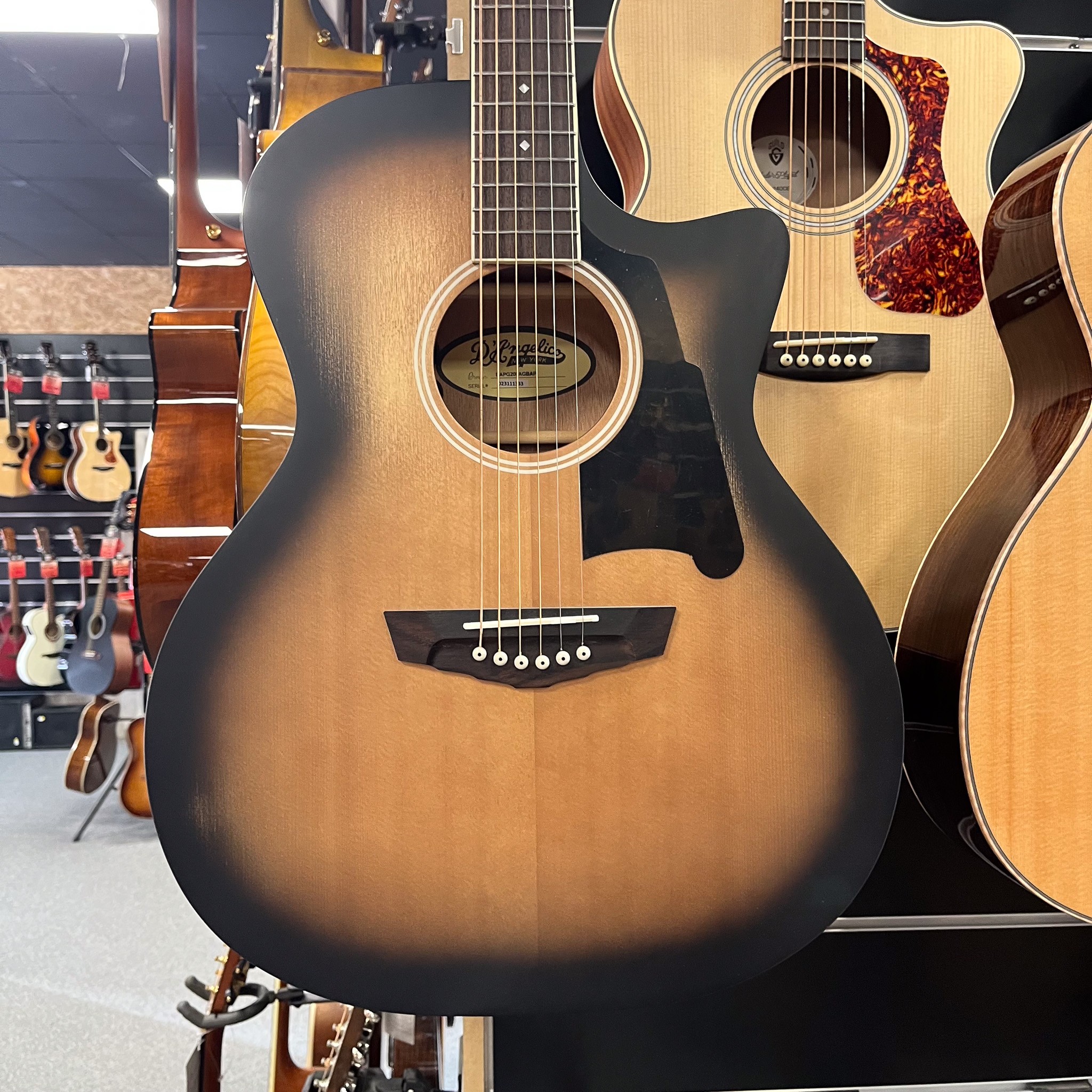 D’Angelico Premier Gramercy Aged Burst