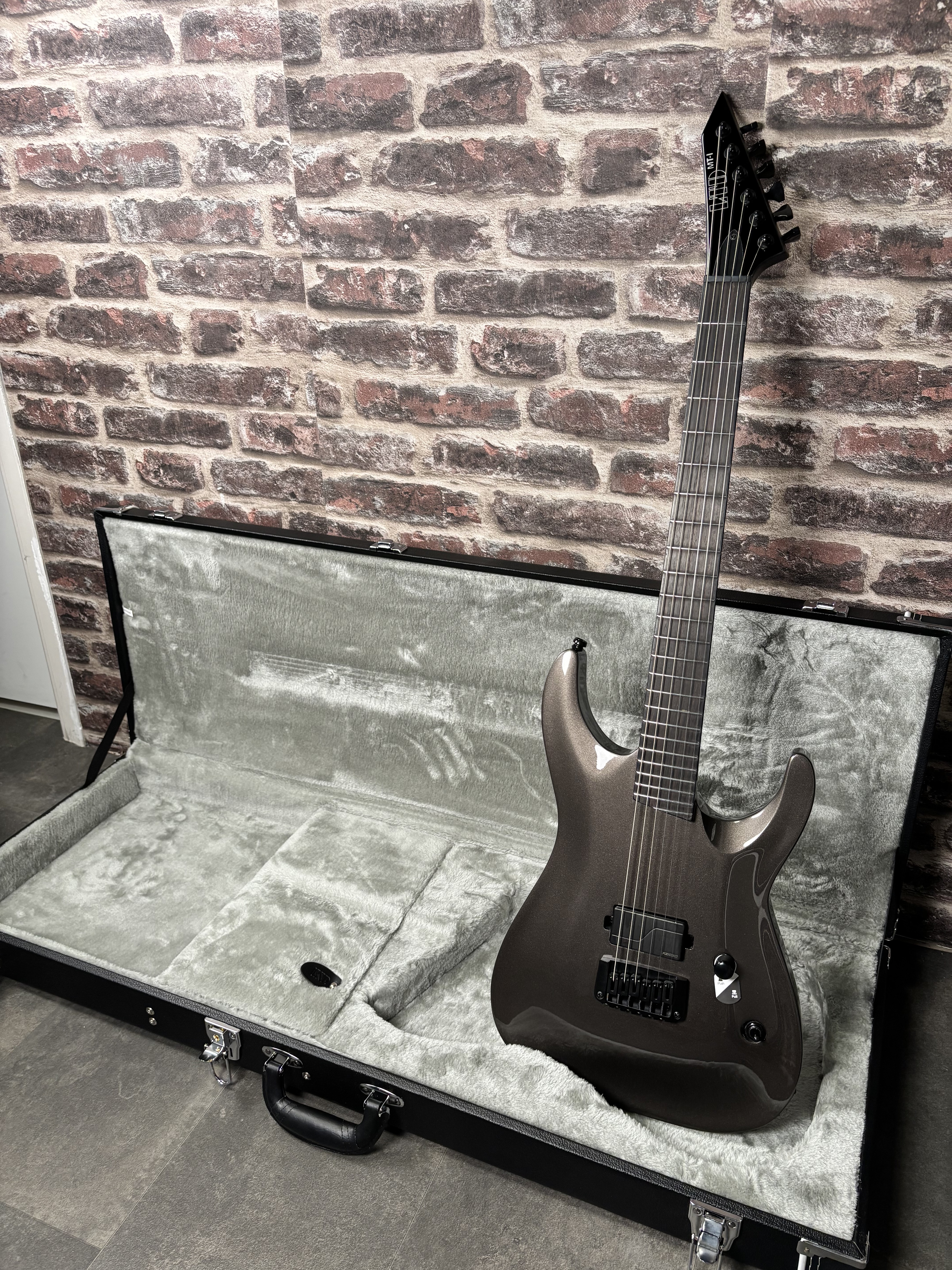LTD MT-1 Mick Thomson Obsidian Metallic