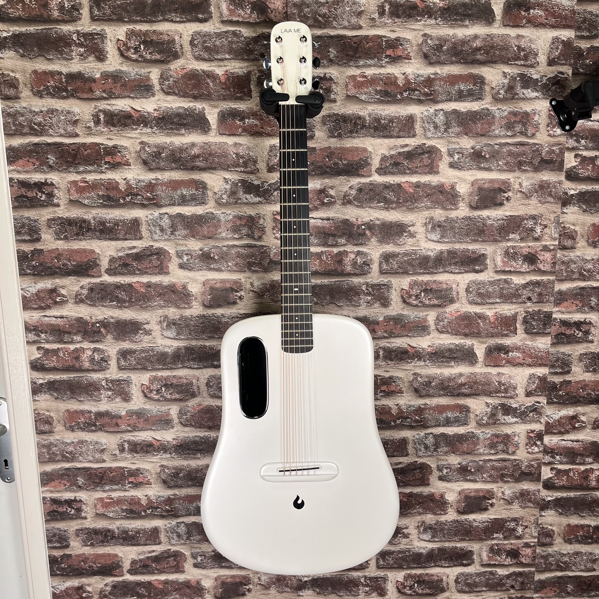 LAVA ME 4 Carbon 38 Blanc