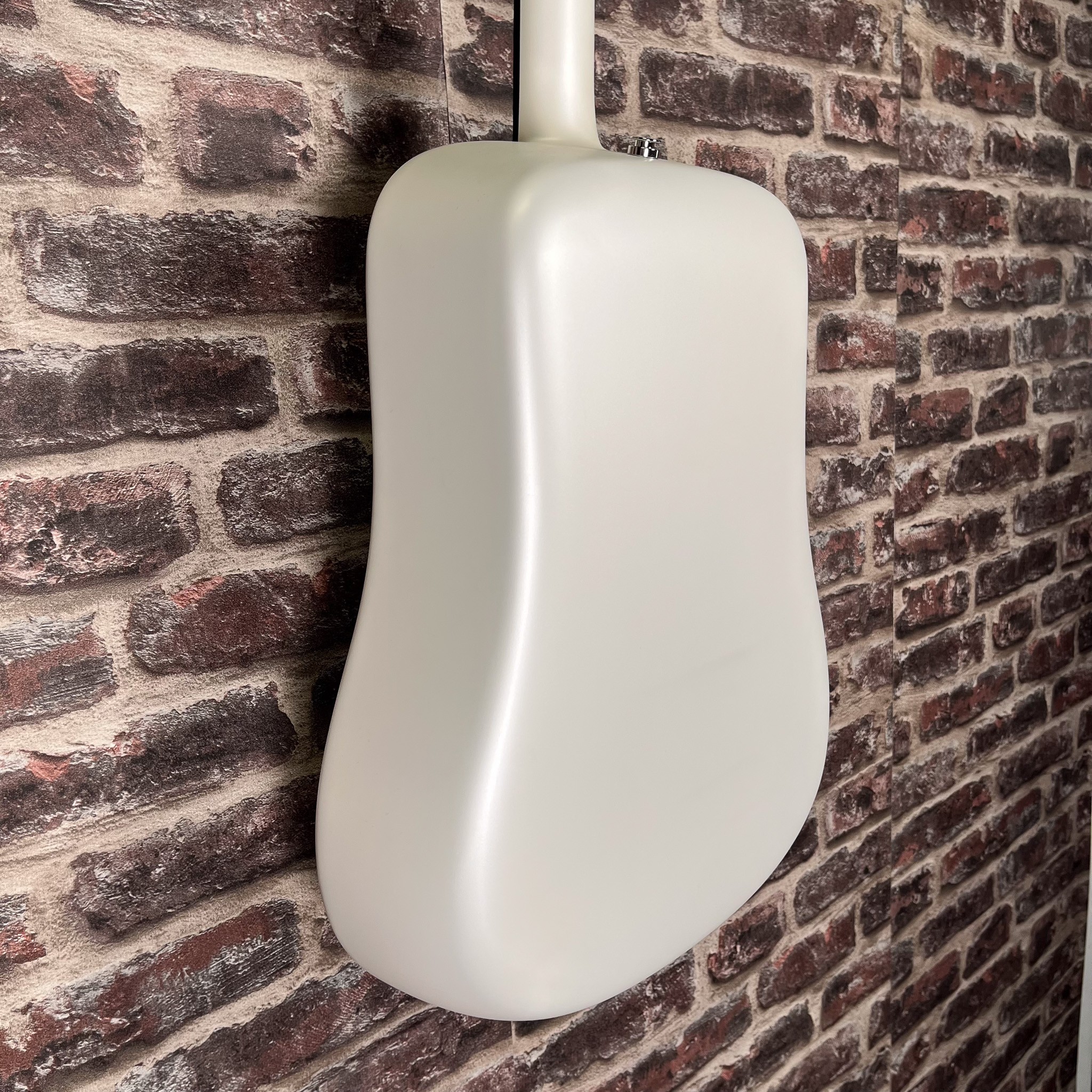 LAVA ME 4 Carbon 38 Blanc