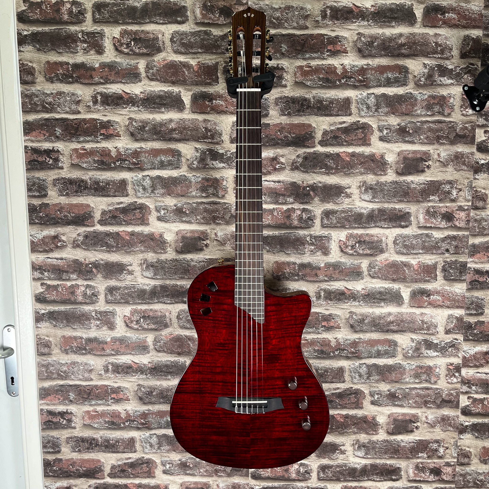Cordoba Stage Limited Garnet