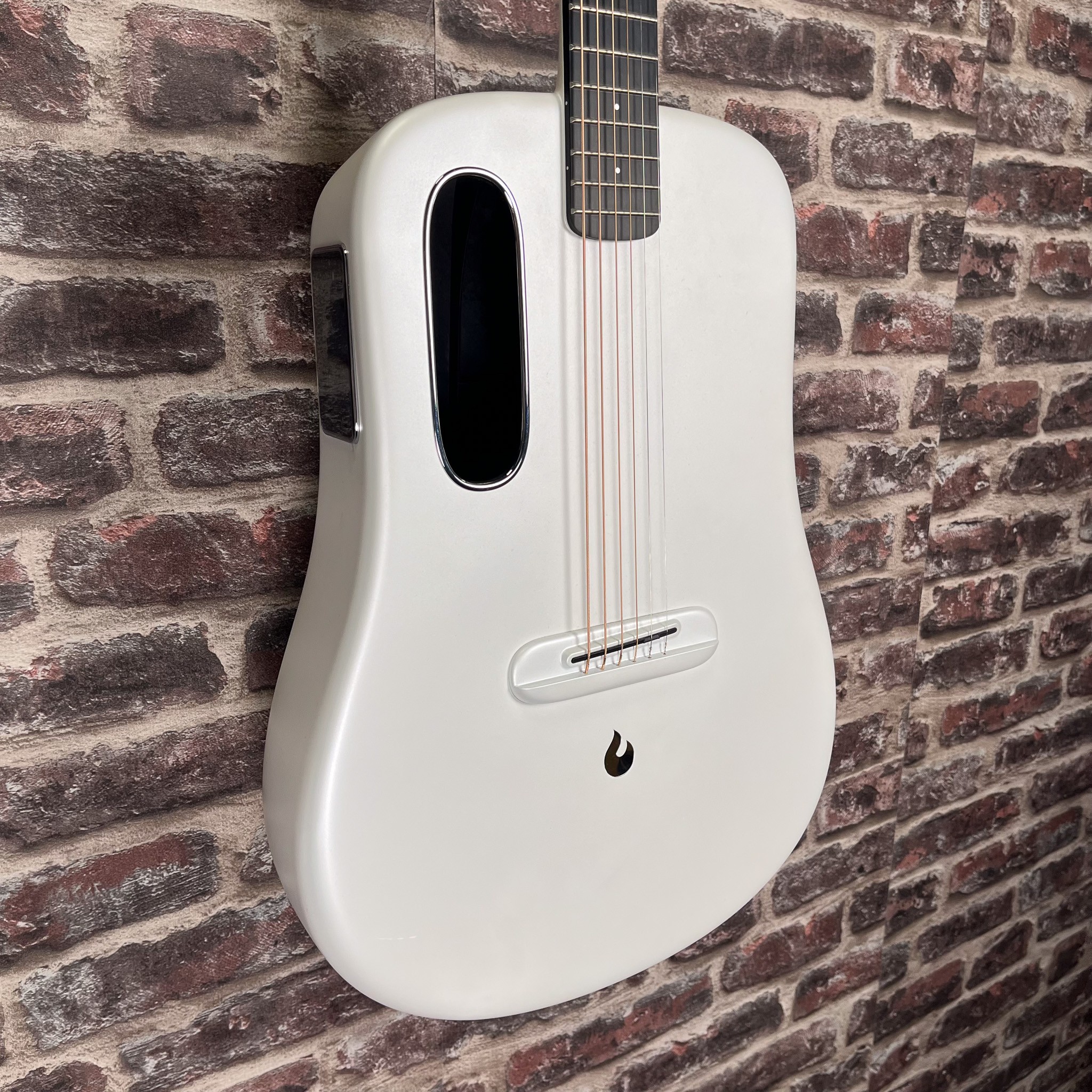 LAVA ME 4 Carbon 38 Blanc