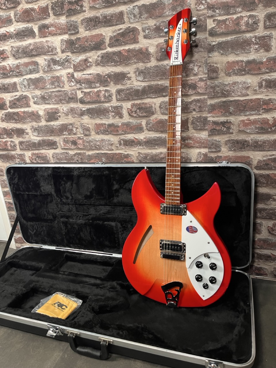 Rickenbacker 330 Fireglo OCCASION