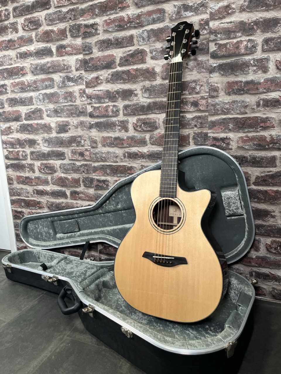 Furch Yellow OMc‑SR LR Baggs EAS‑VTC