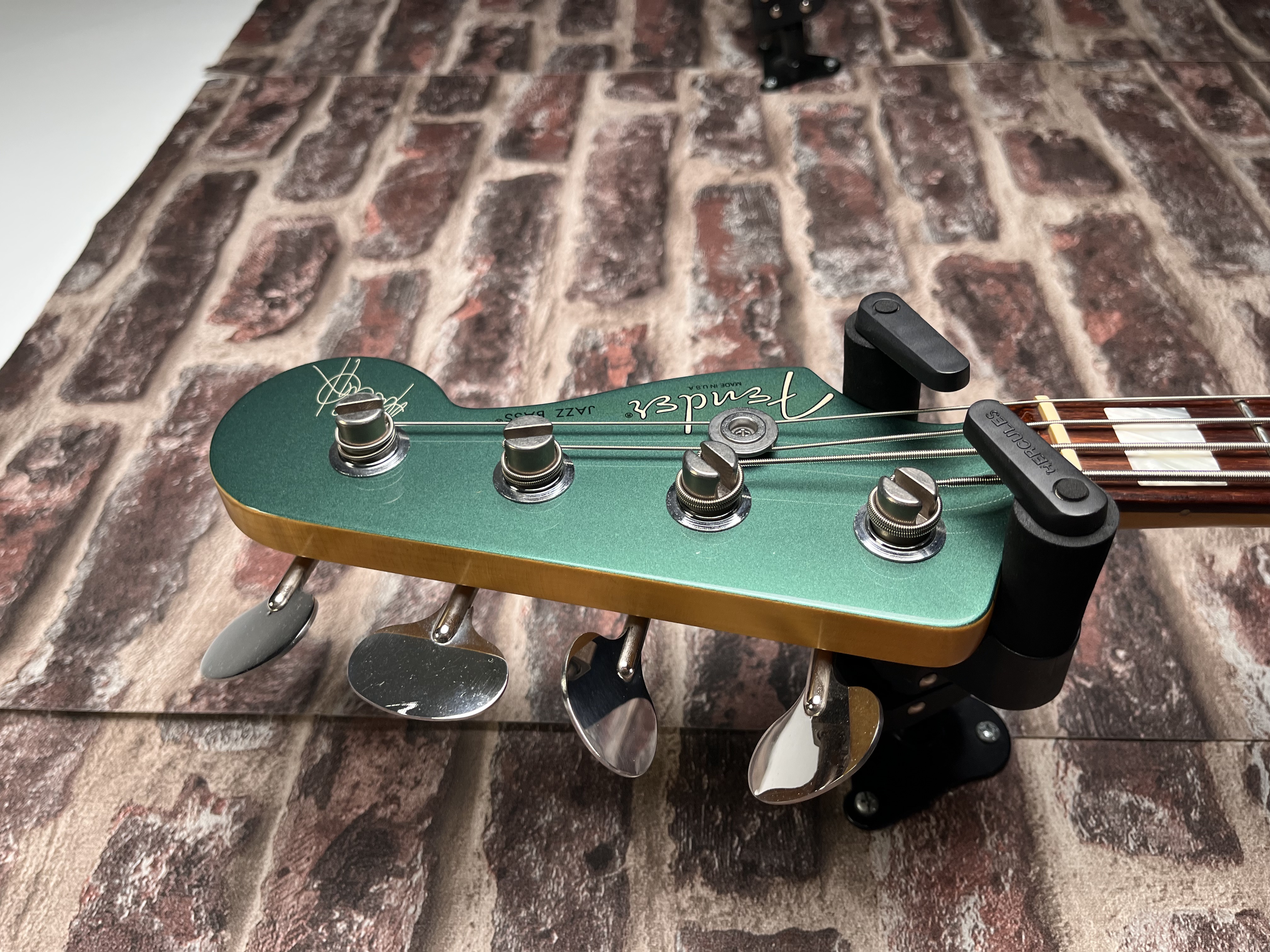 Fender Adam Clayton Jazz Bass OCCASION