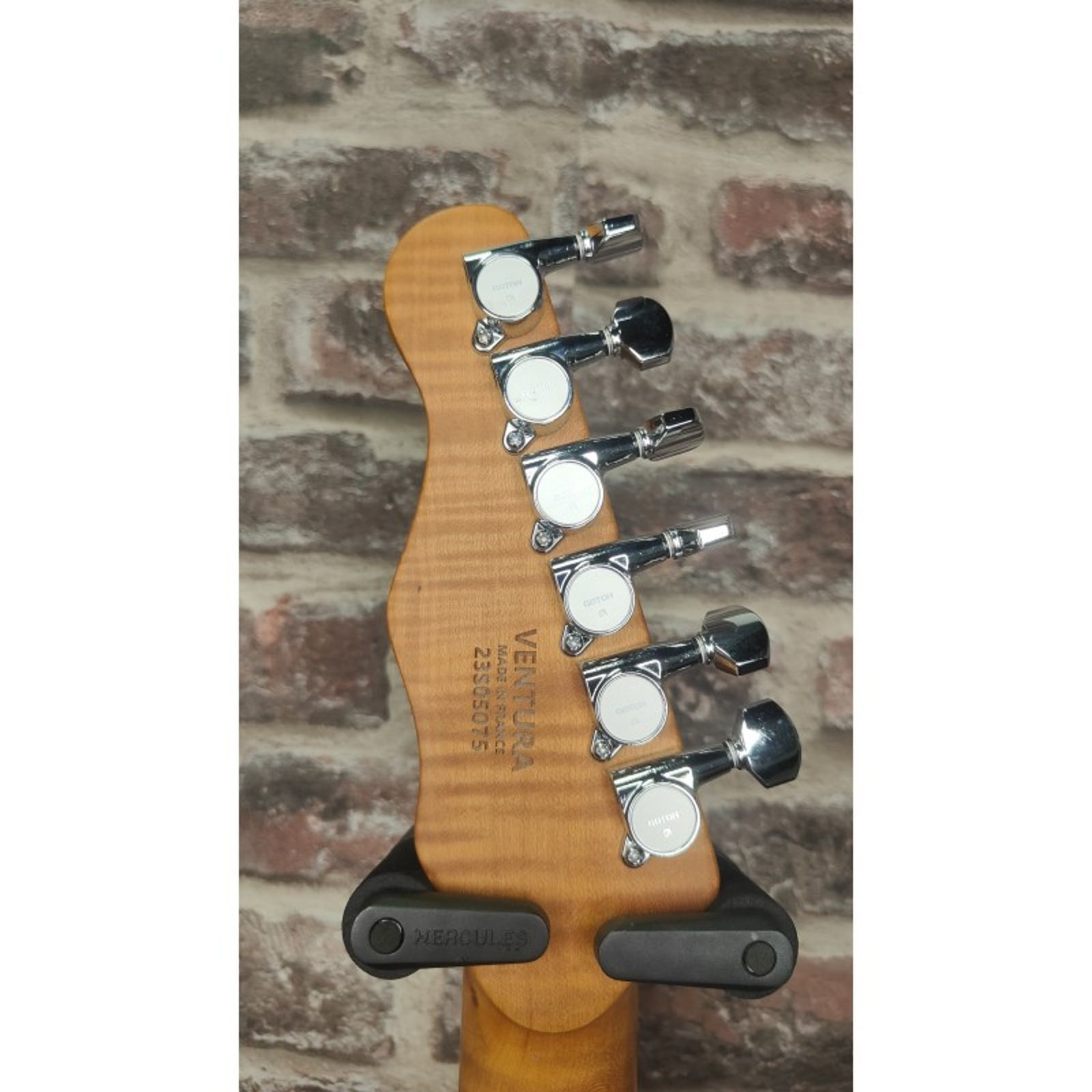 Wild Customs Ventura Fastlane Red Sparkle