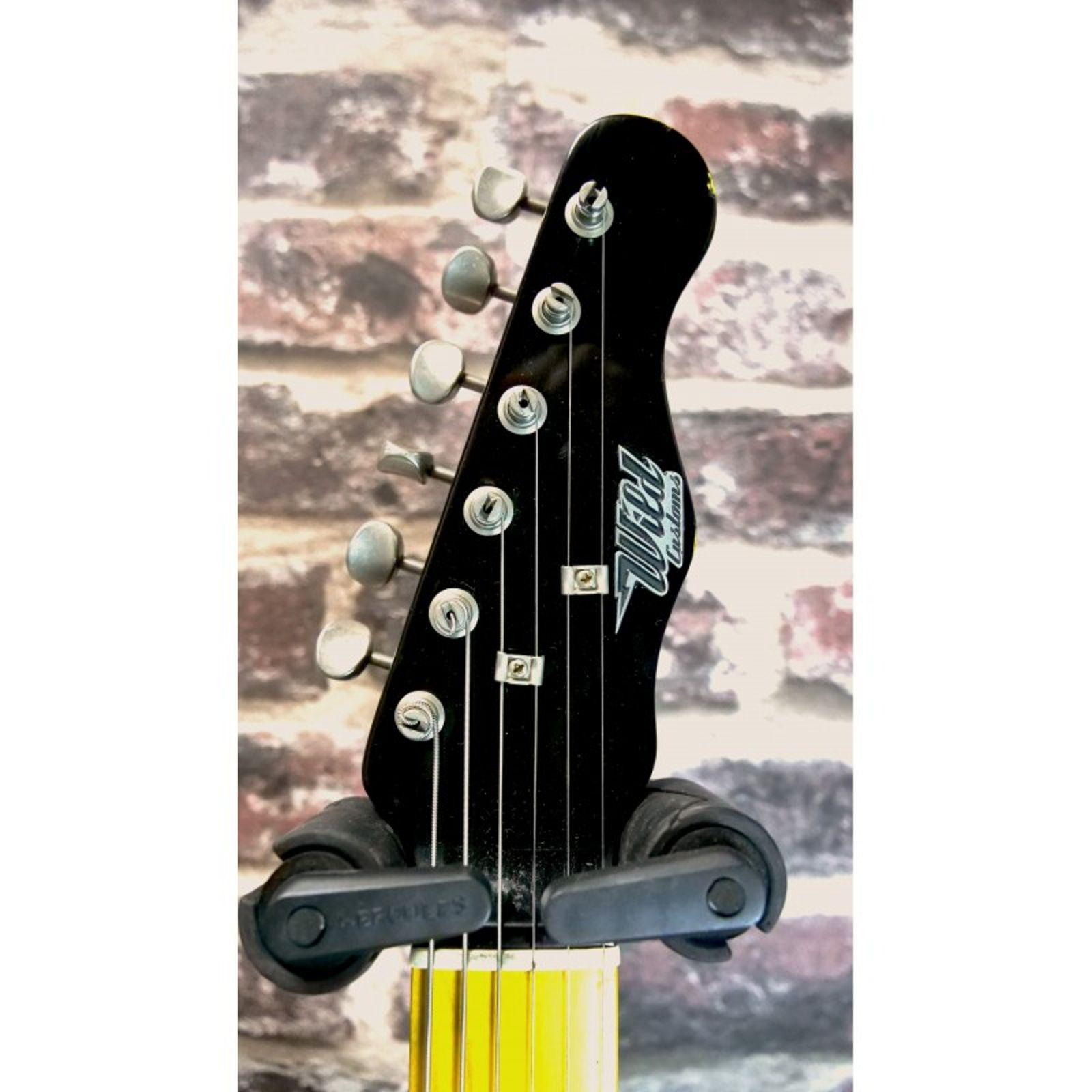 Wild Customs TV Black OCCASION