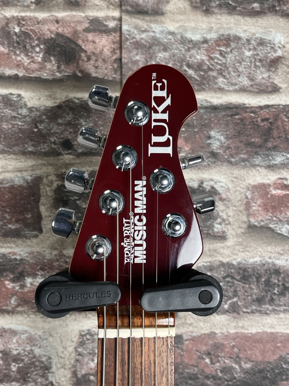 Music Man Luke II Rolls Burgundy OCCASION