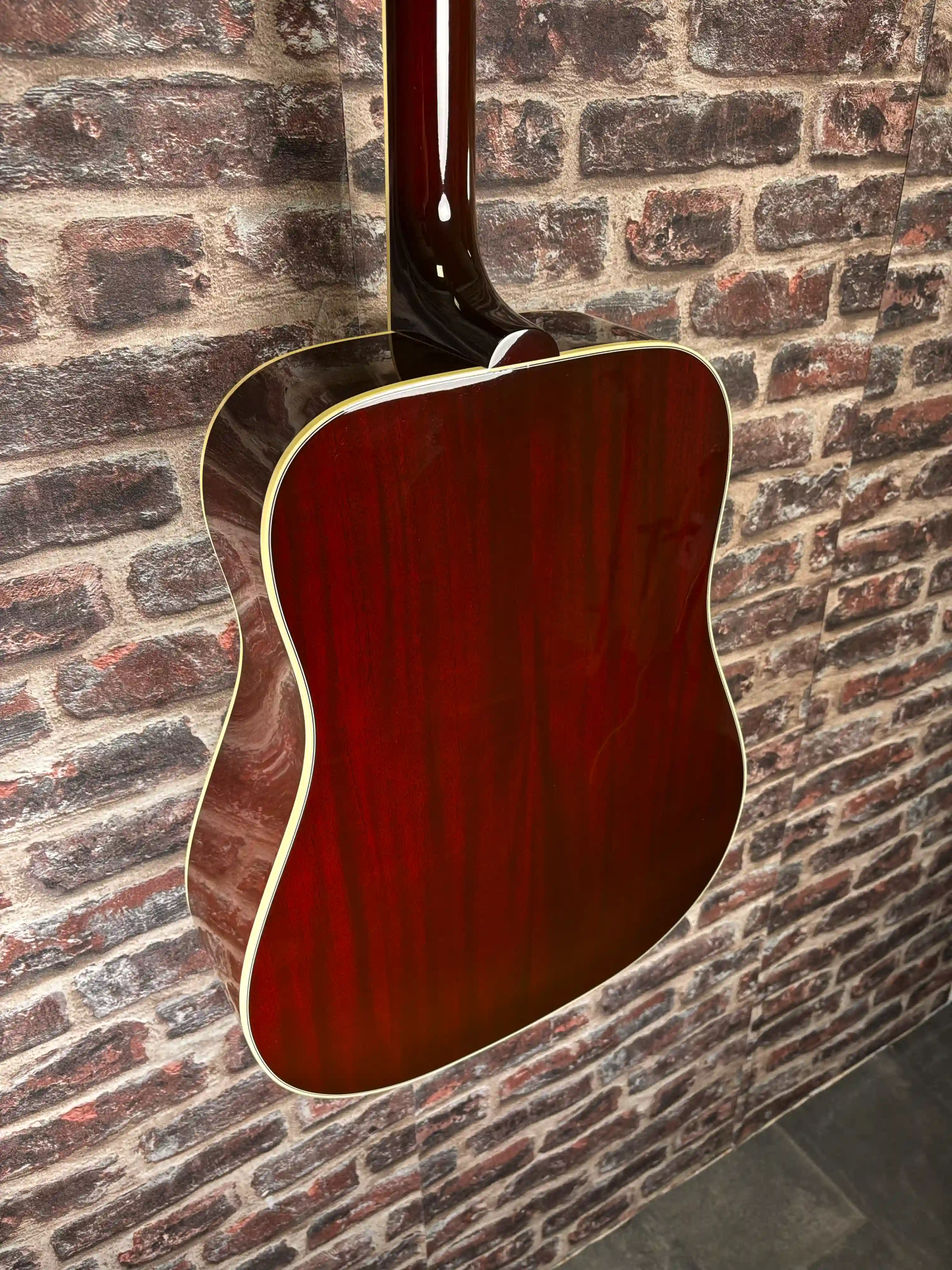 Gibson Hummingbird Standard Exclusive Wine Red