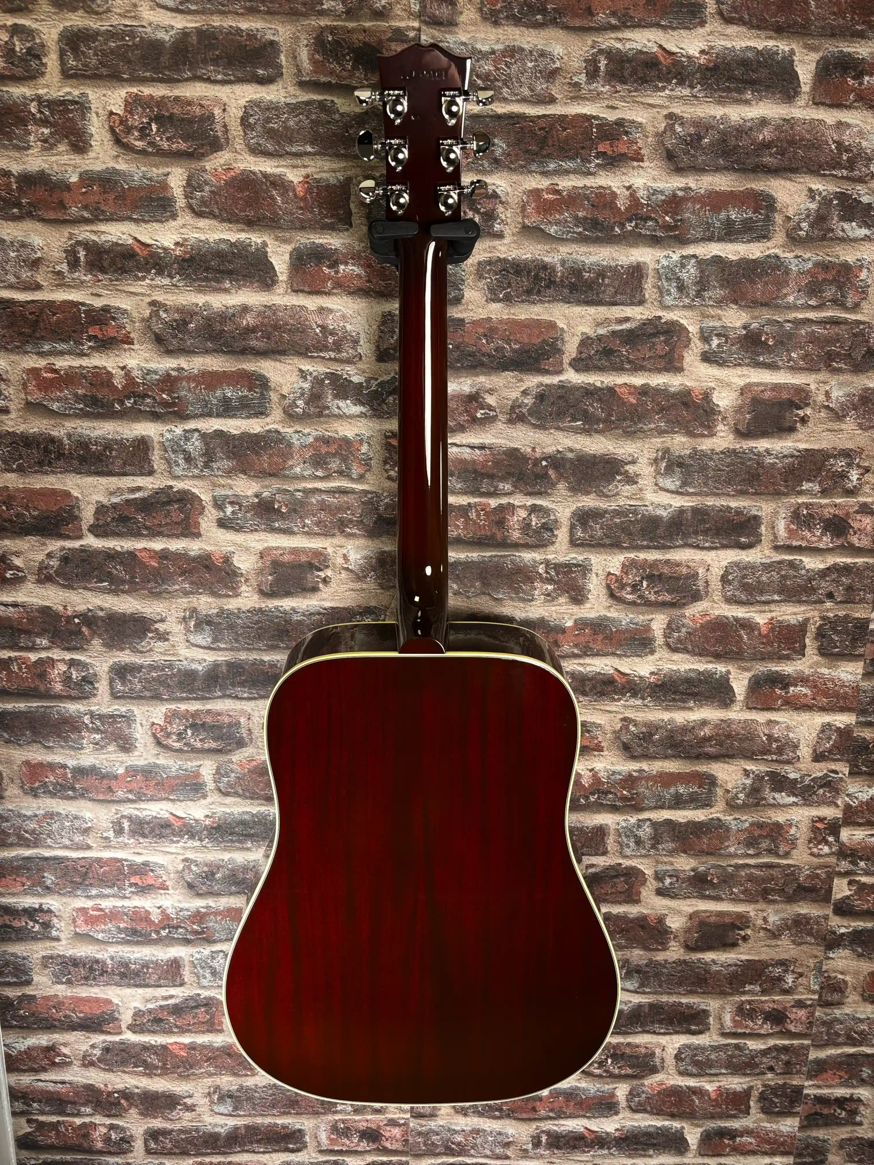 Gibson Hummingbird Standard Exclusive Wine Red