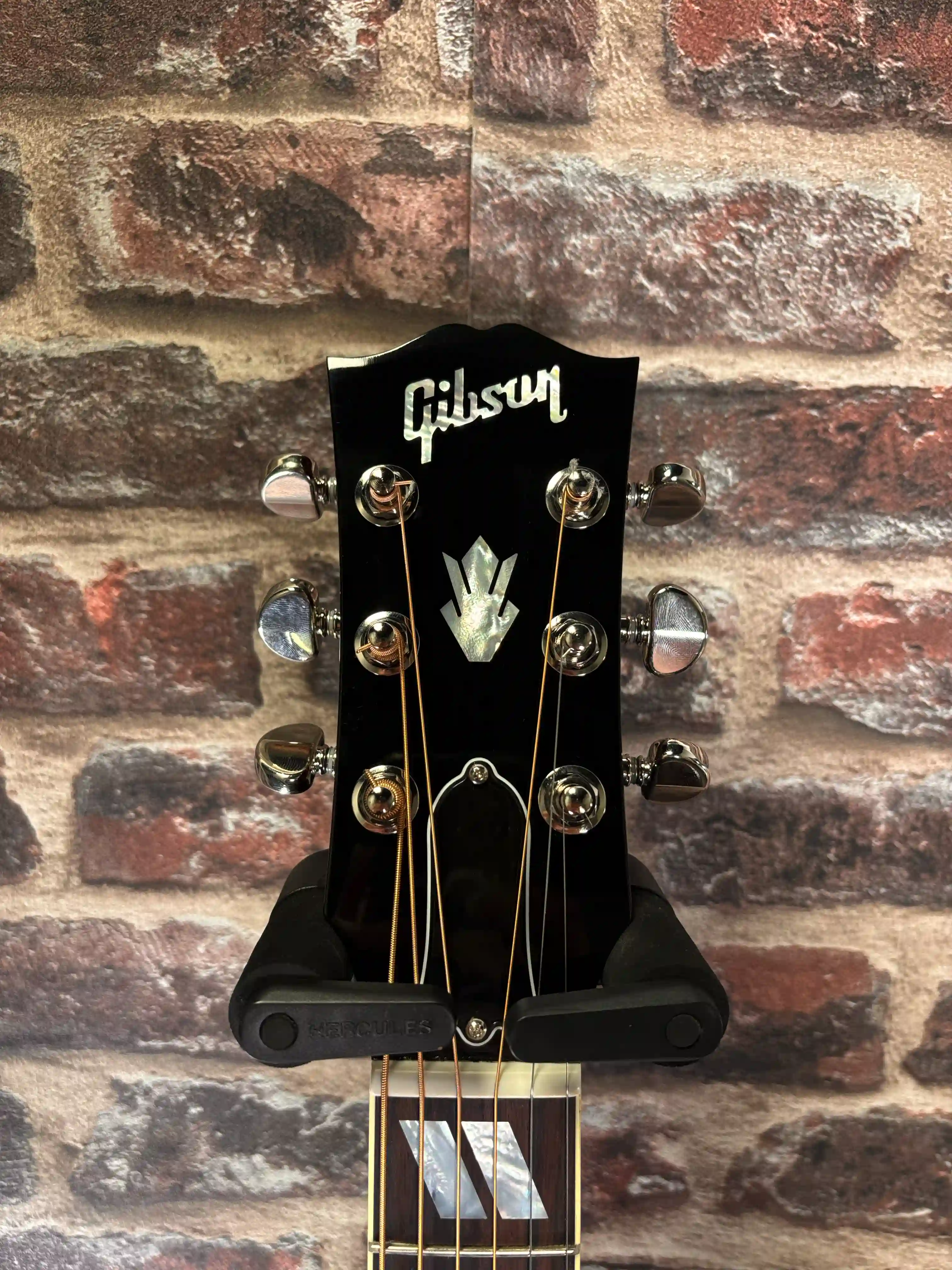 Gibson Hummingbird Standard Exclusive Wine Red