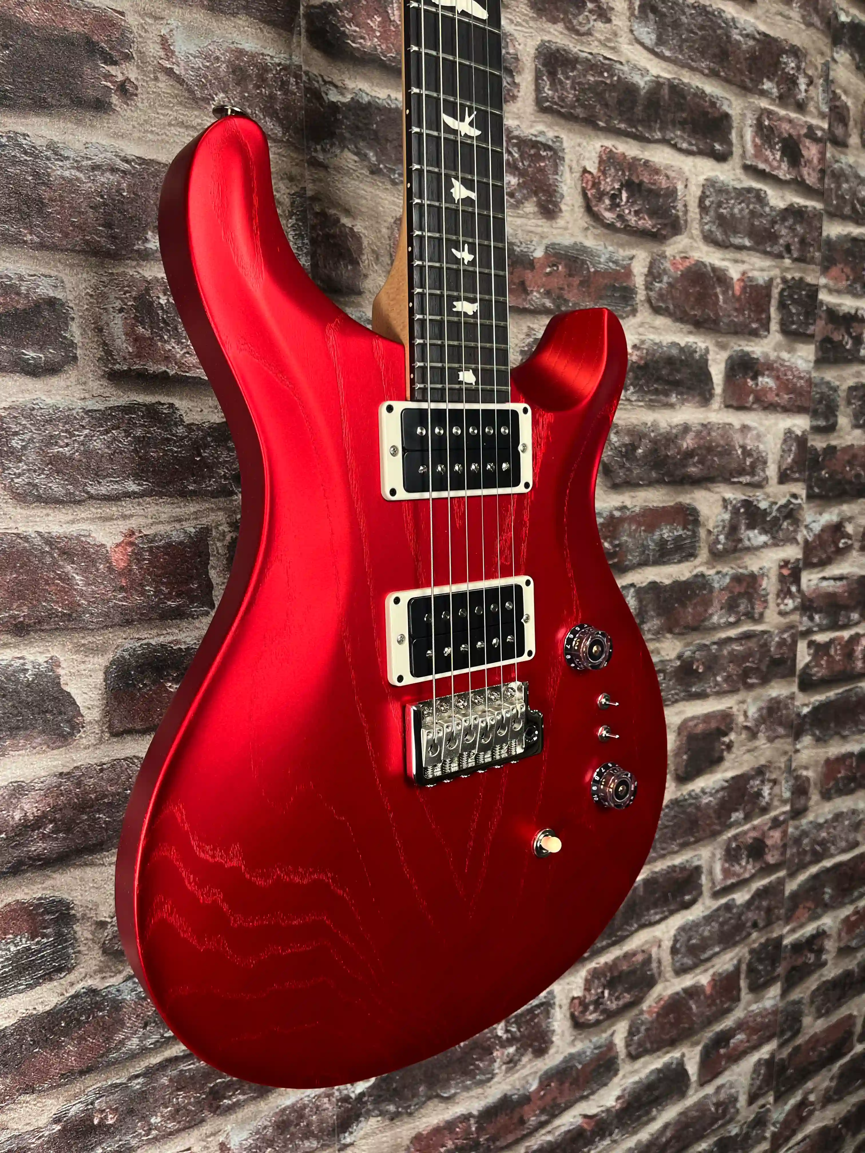 PRS CE 24‑08 Swamp Ash édition limitée Red Apple Metallic