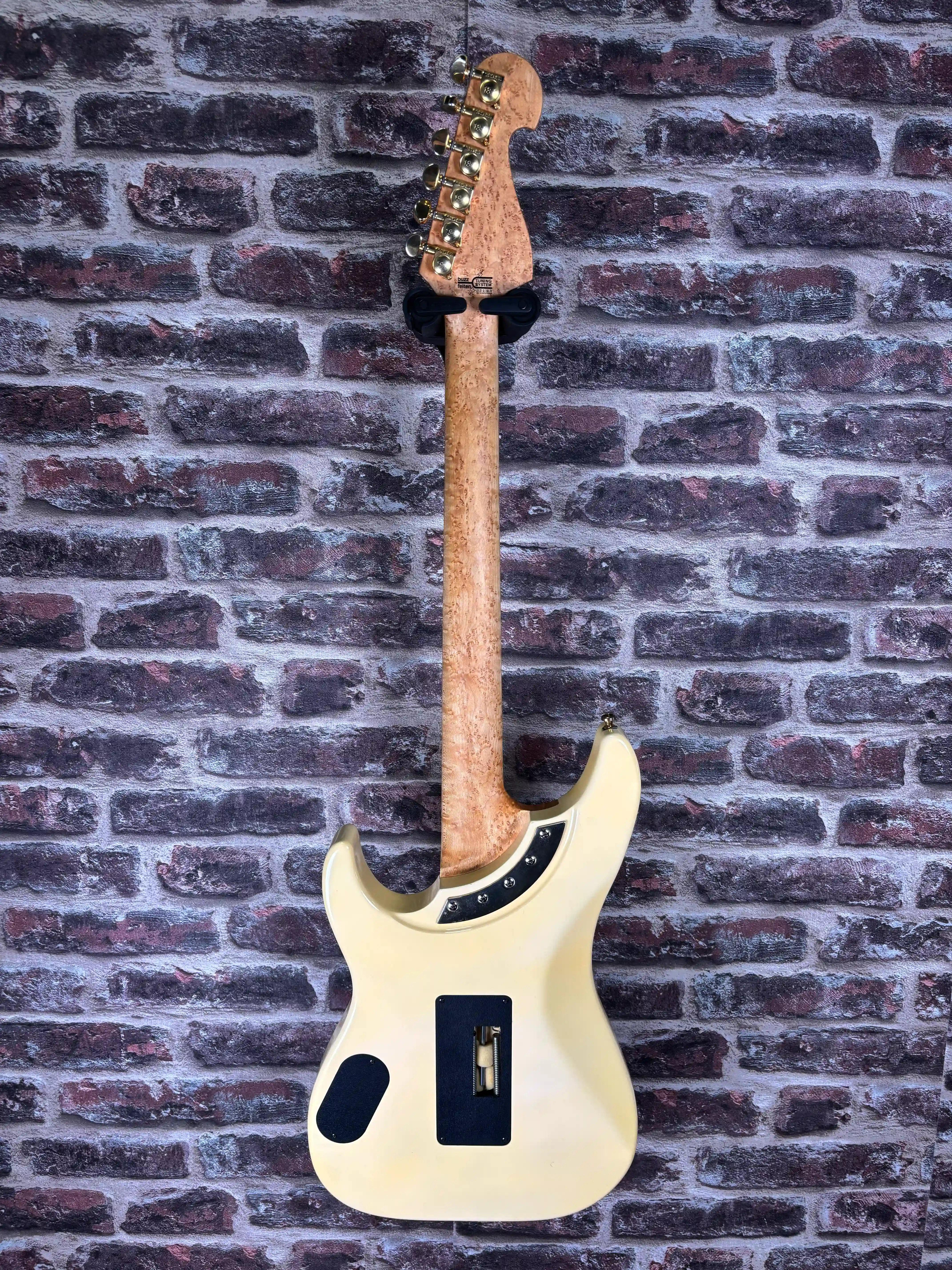 Washburn N6 Cream Bird Eyes OCCASION