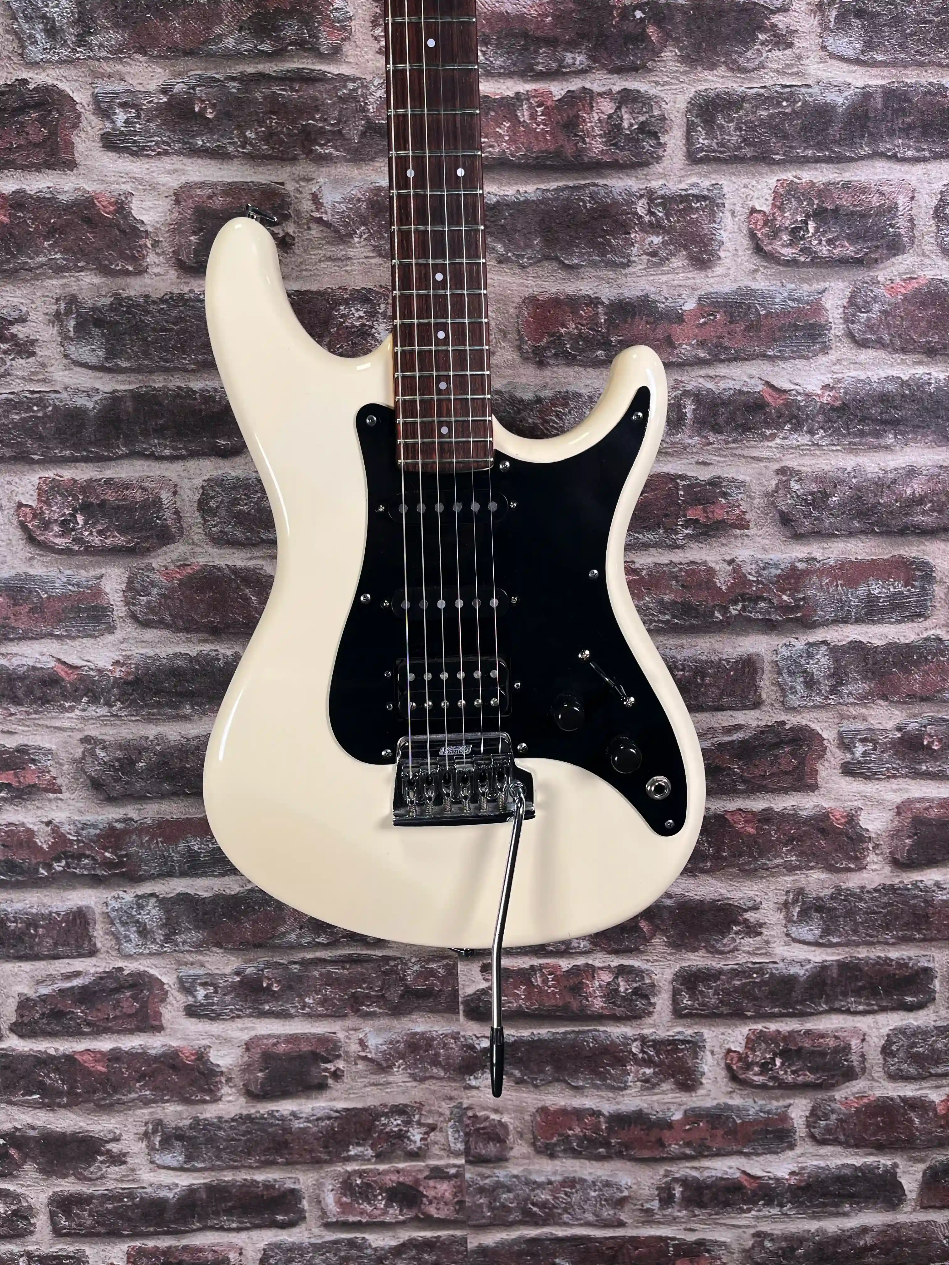 Ibanez RG140 WH Roadstar II OCCASION