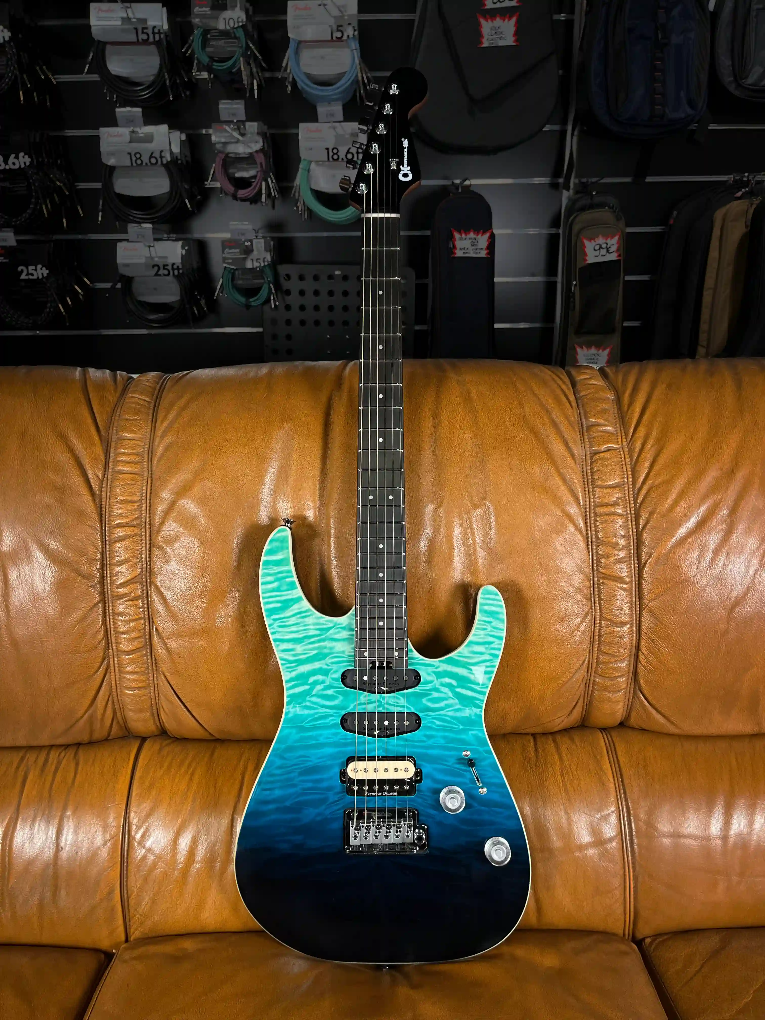 Charvel Pro-Mod Plus Dinky DK24 HSS 2PT QM BLUE CURAÇAO