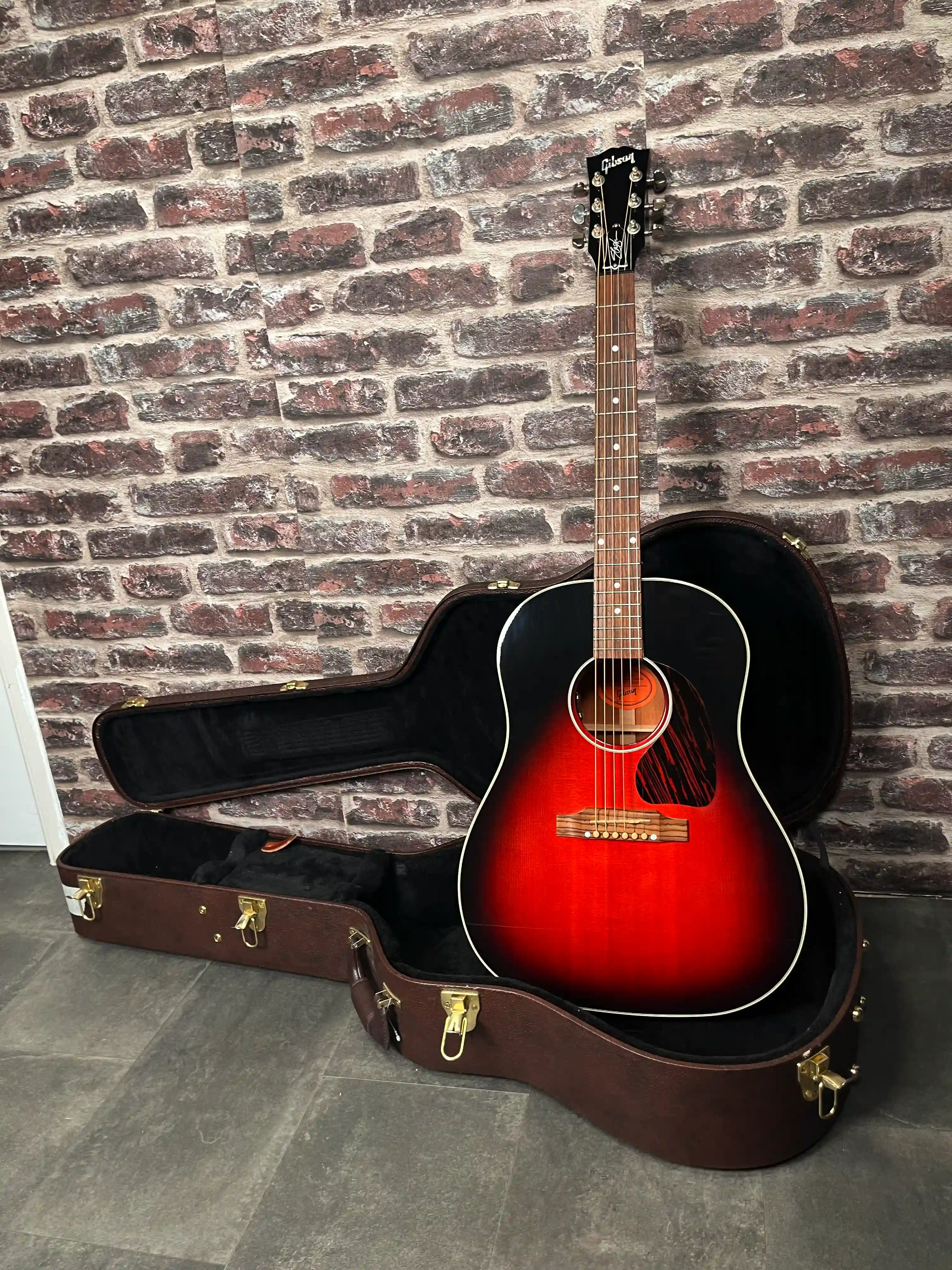 Gibson J‑45 Slash Vermillion Burst