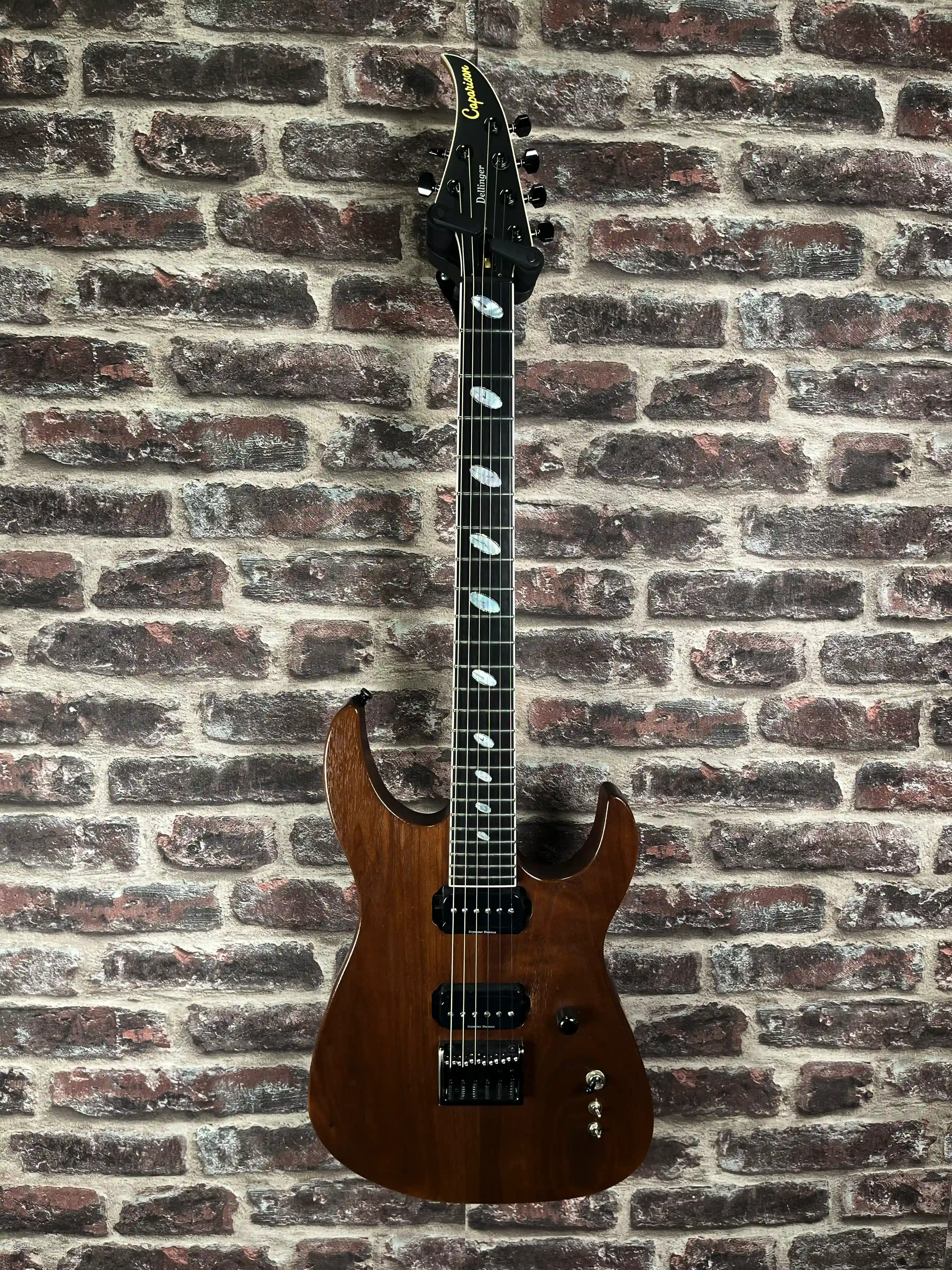 Caparison Dellinger–WB‑FX 6 cordes Walnut top OCCASION