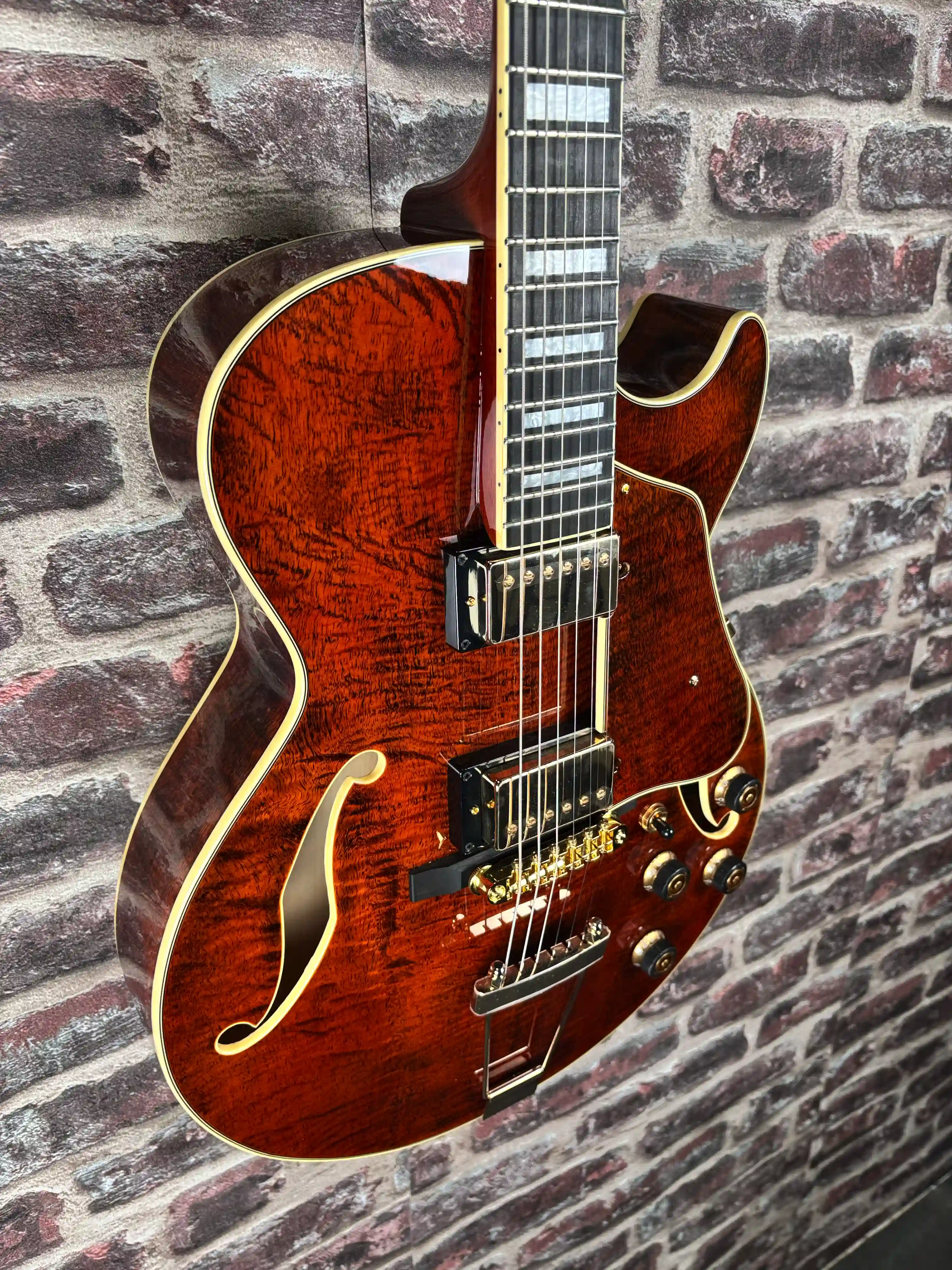 Ibanez AG95MGDA Artcore Expressionist Dark Amber