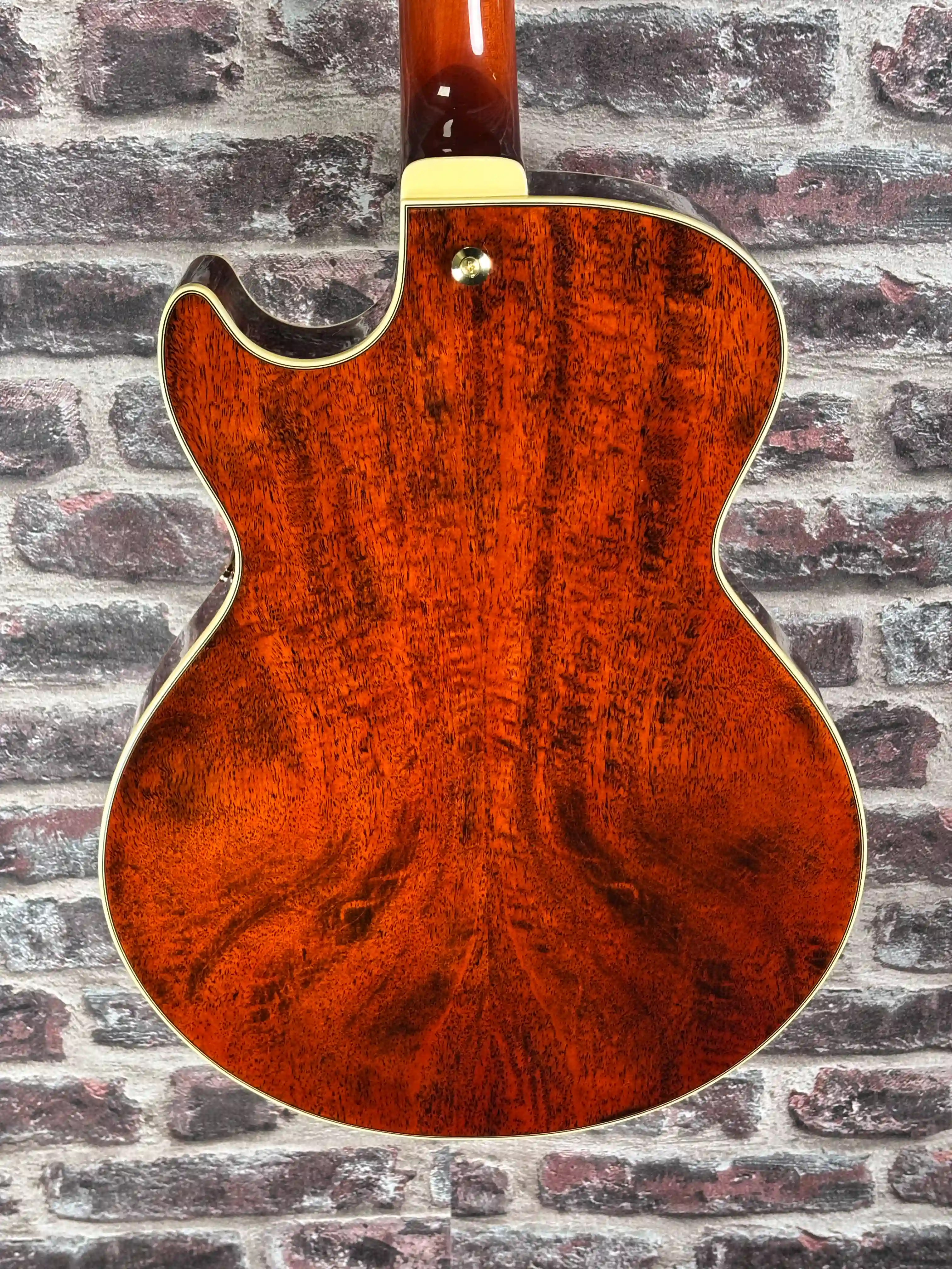 Ibanez AG95MGDA Artcore Expressionist Dark Amber