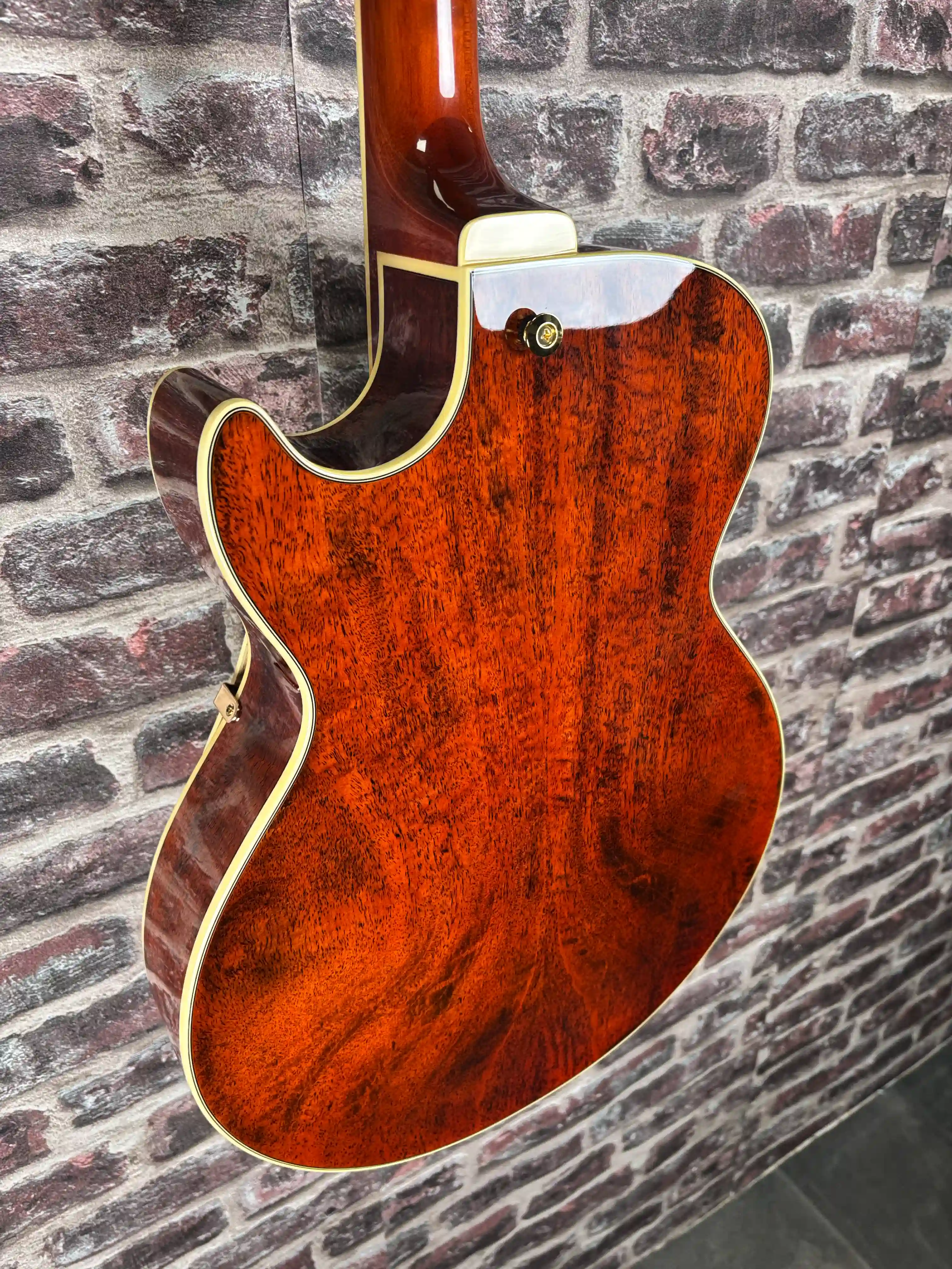 Ibanez AG95MGDA Artcore Expressionist Dark Amber