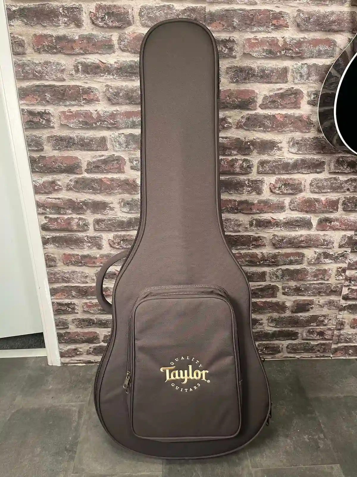 Taylor 214ce‑BLK Plus OCCASION