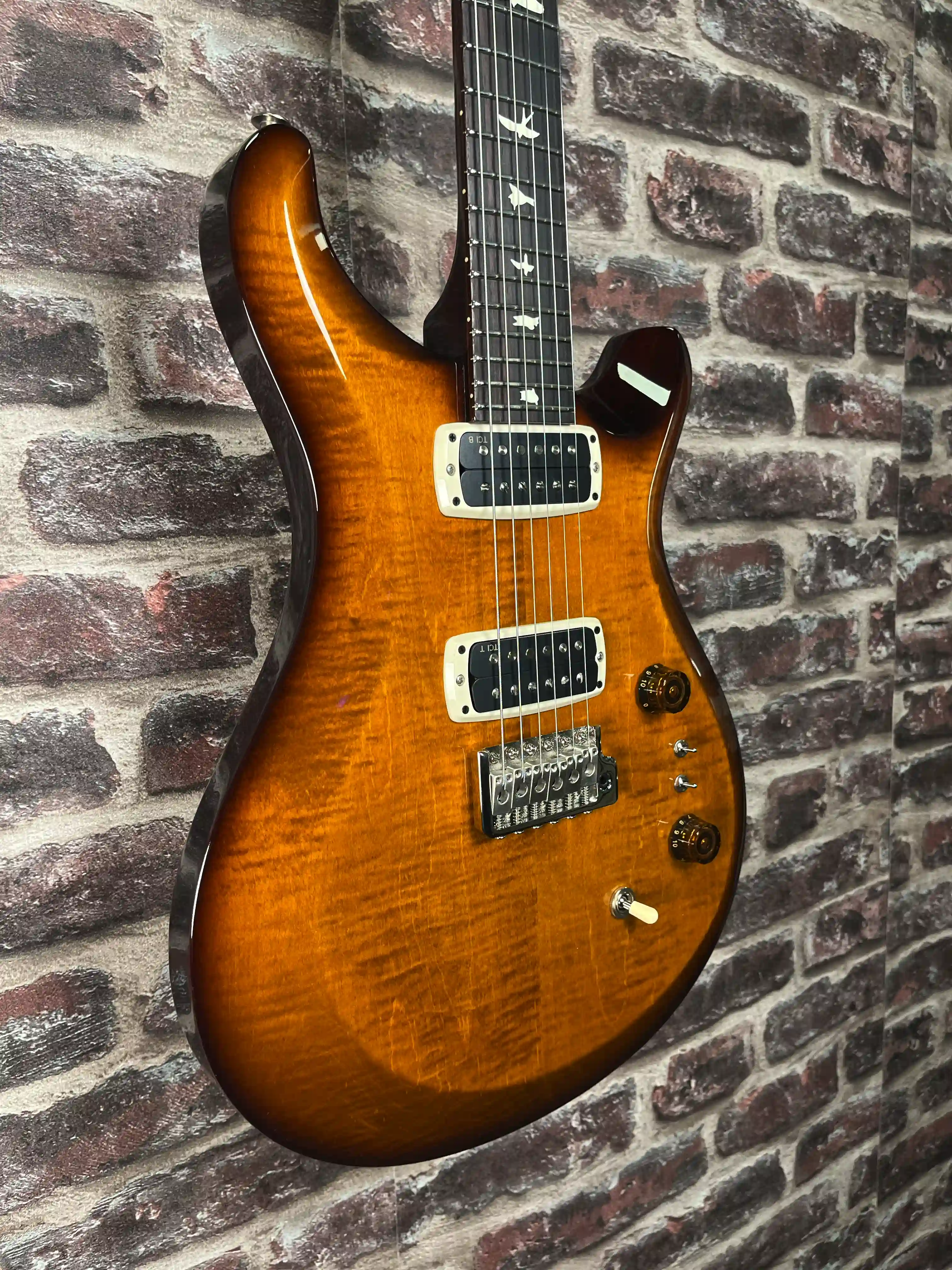 PRS S2 Custom 24‑08 Black Amber