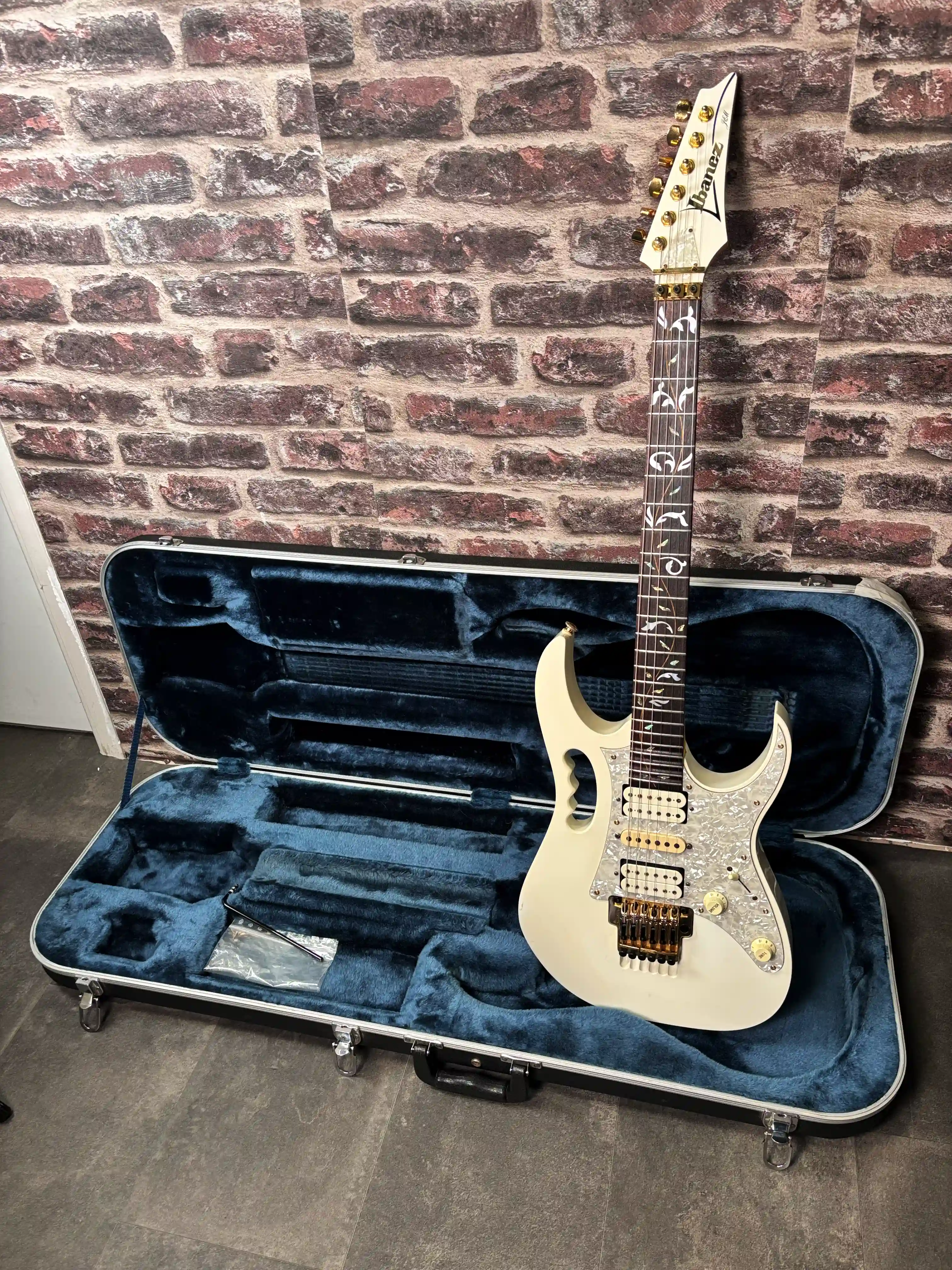 Ibanez JEM7V White Steve Vai Signature 2004 OCCCASION