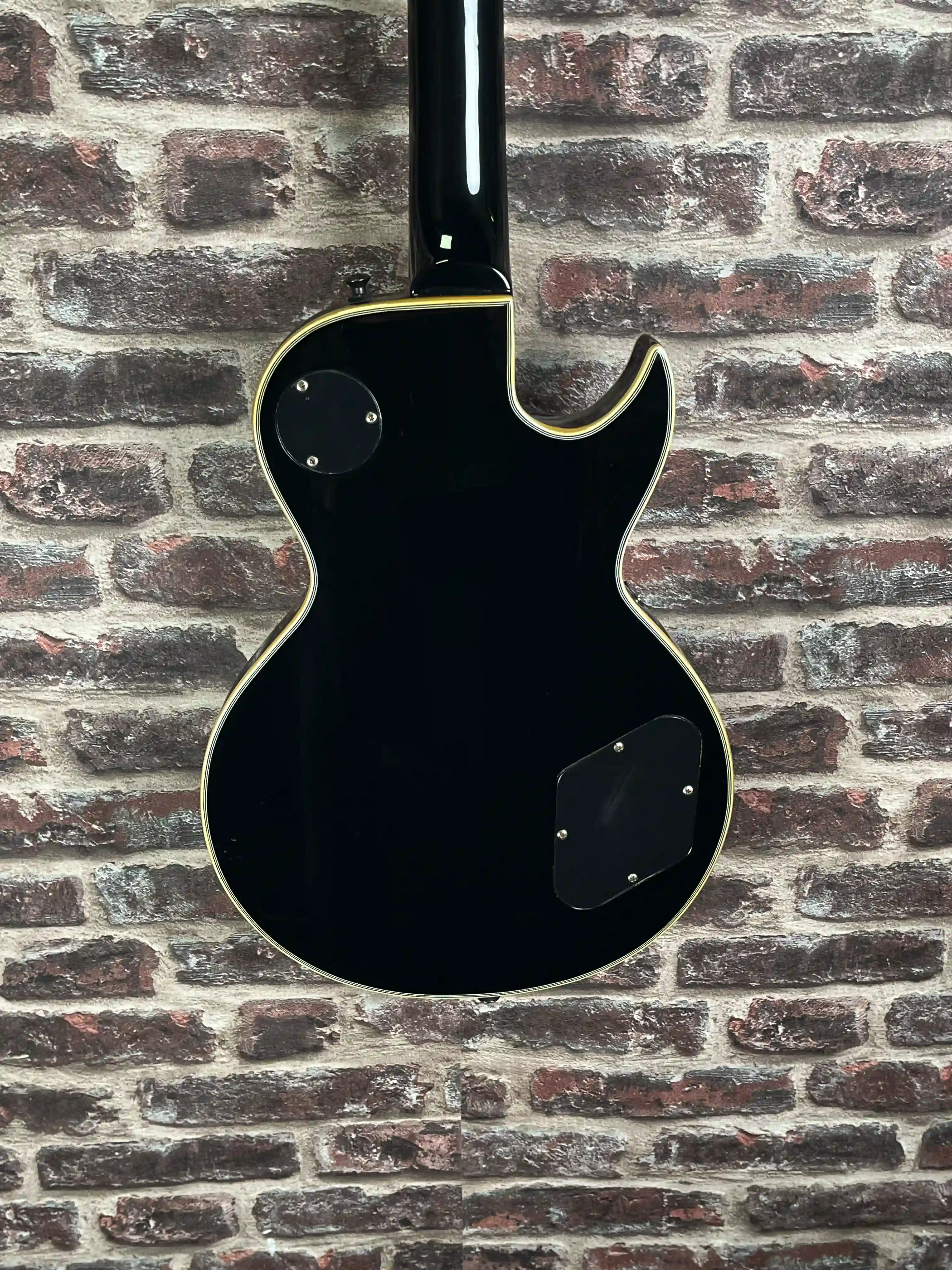 Custom 77 CS4 London burning OCCASION