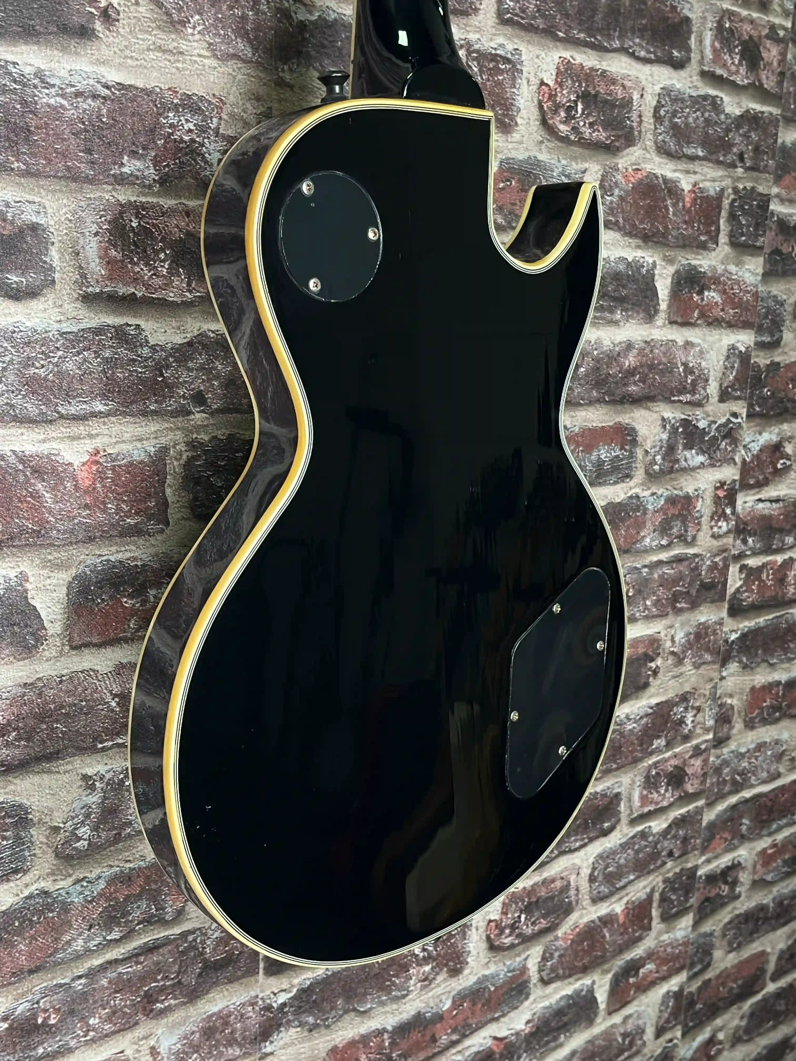 Custom 77 CS4 London burning OCCASION