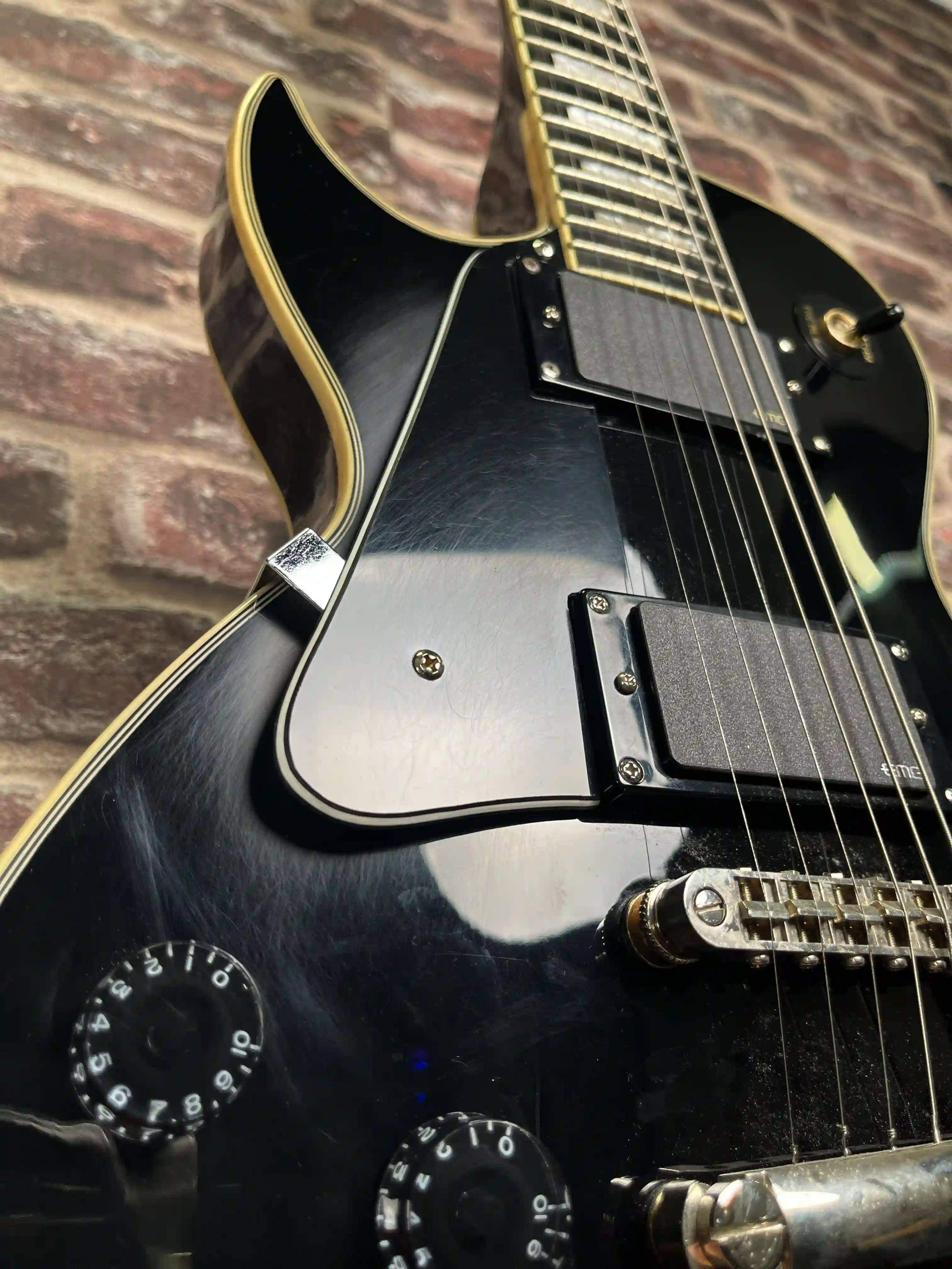 Custom 77 CS4 London burning OCCASION