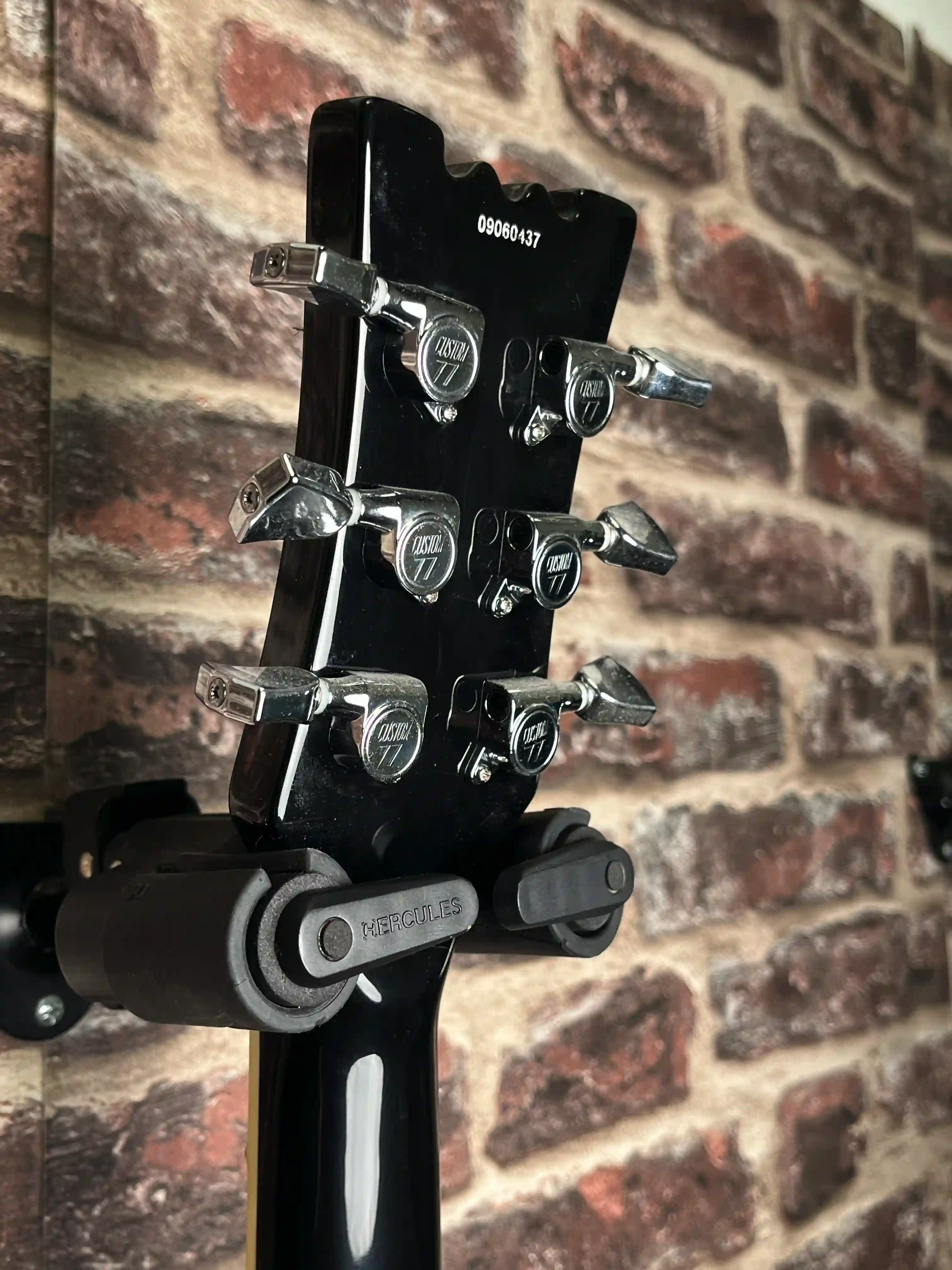 Custom 77 CS4 London burning OCCASION