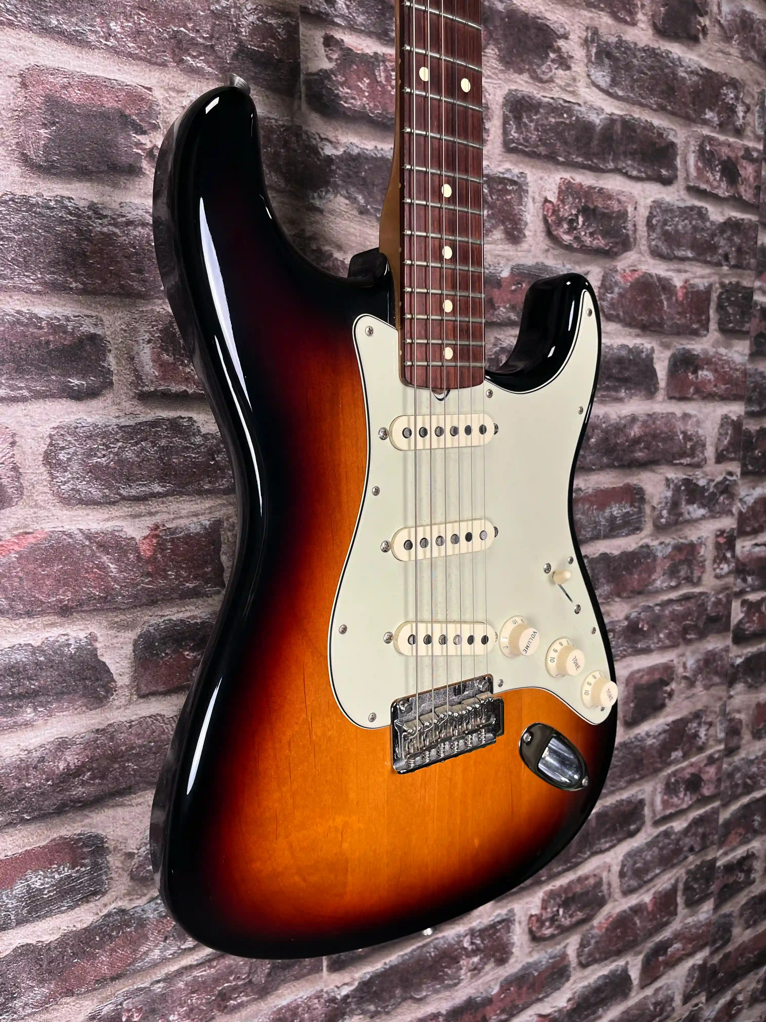 Fender Classic Player ’60s Stratocaster Sunburst OCCASION