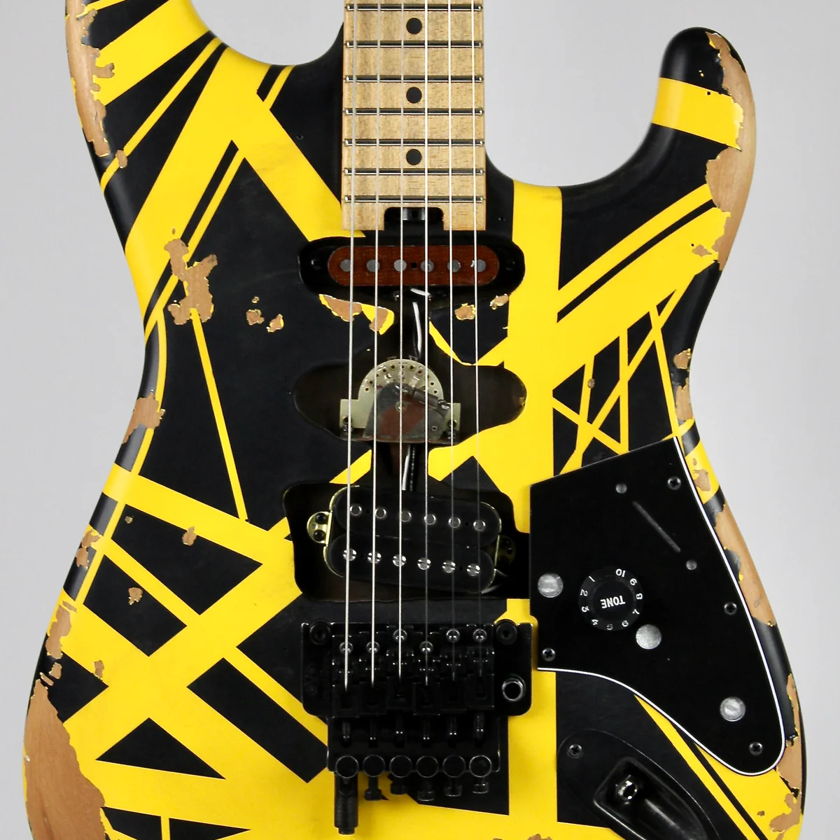 EVH Limited Edition Frankie Black/Yellow Distressed