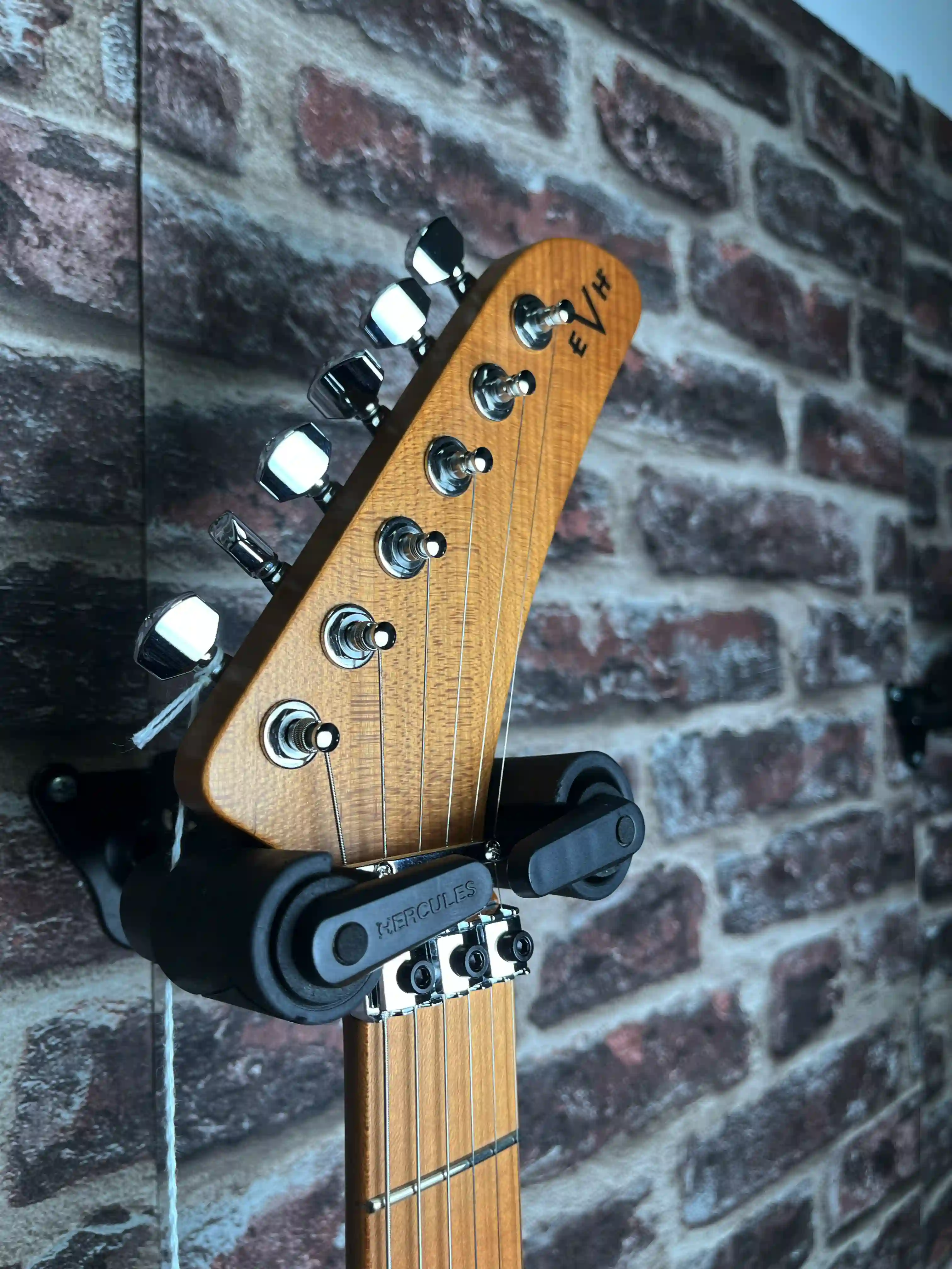 EVH 5150 Series DX, Baked Maple Candy Apple Red Metallic